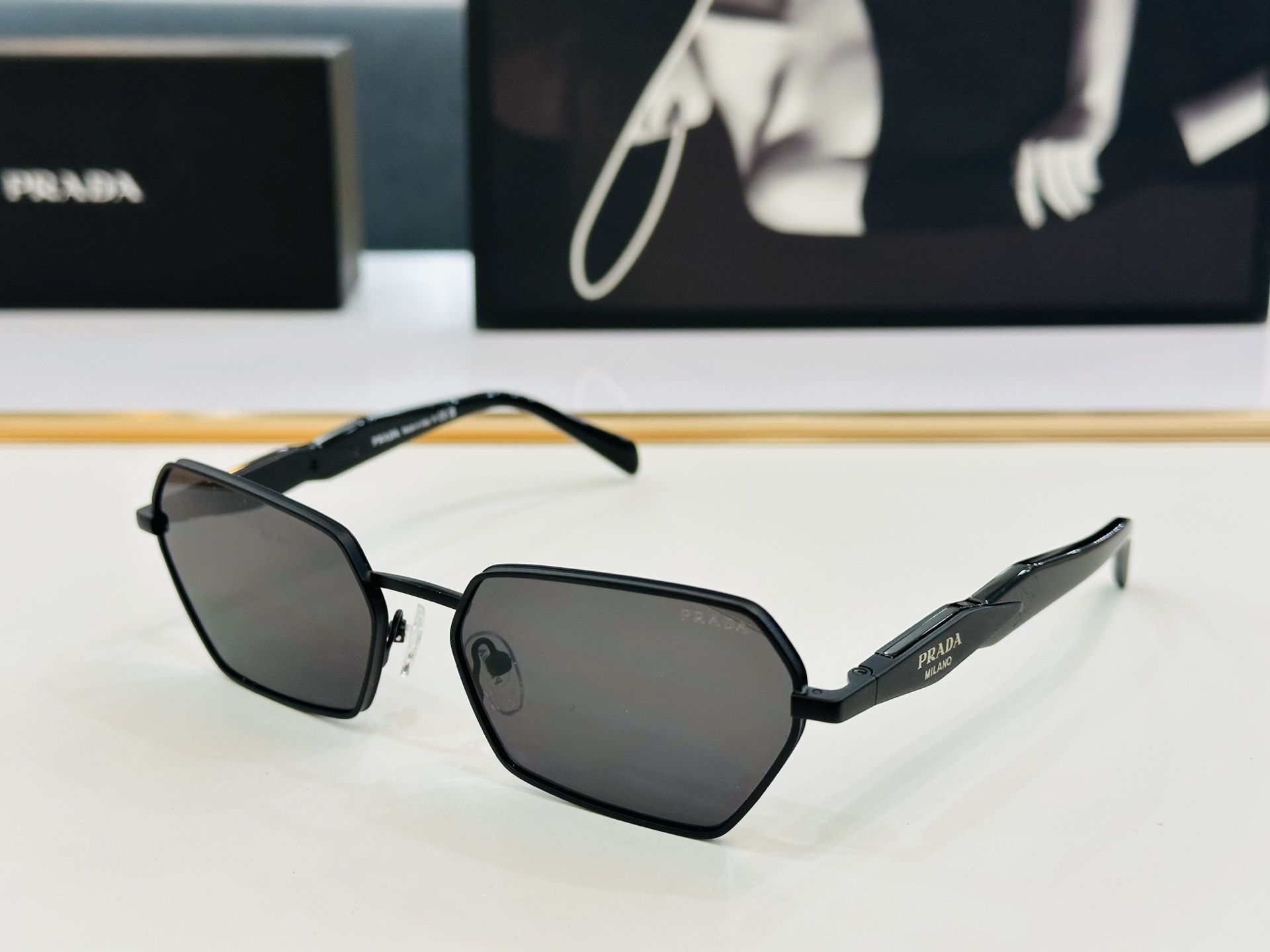 🔺PRAD*🔻普家 SPR222Z Size：57口18-140 眼镜系列堪称精湛制作 彰显独特个性 q