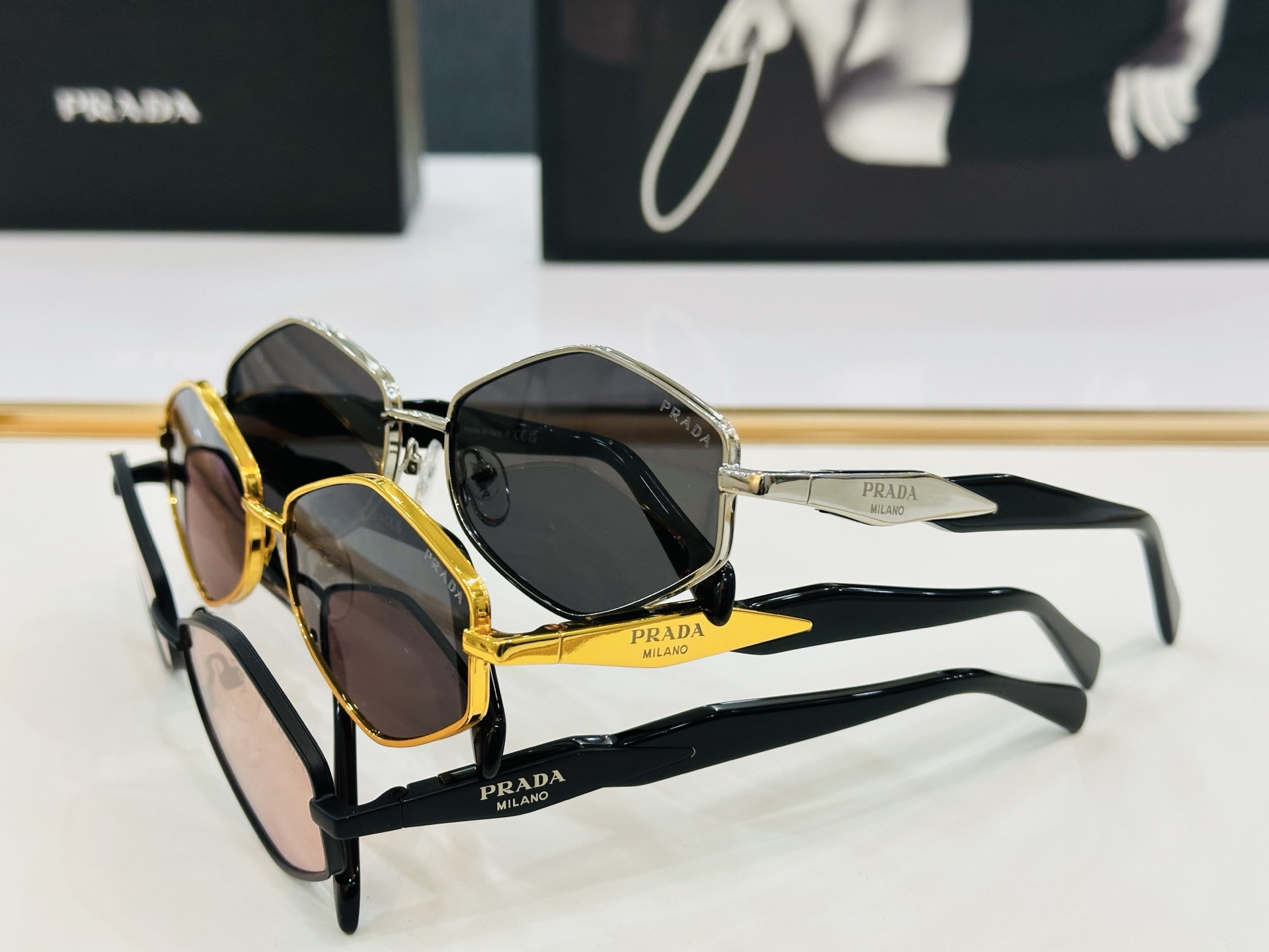🔺PRAD*🔻普家 SPR221Z Size：55口18-140 眼镜系列堪称精湛制作 彰显独特个性 q