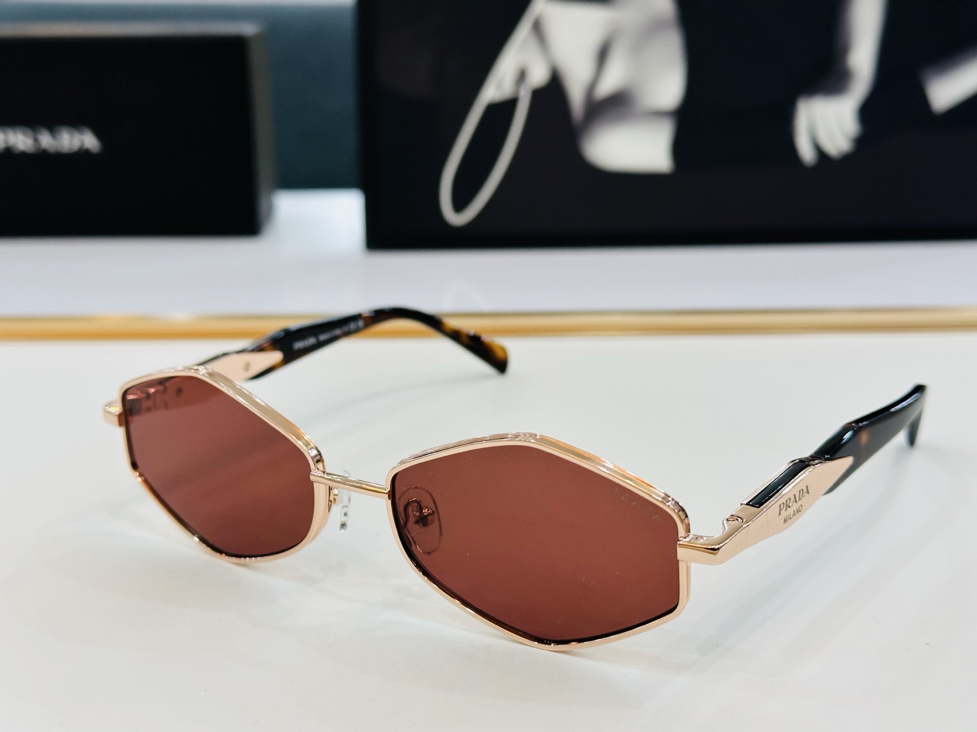 🔺PRAD*🔻普家 SPR221Z Size：55口18-140 眼镜系列堪称精湛制作 彰显独特个性 q