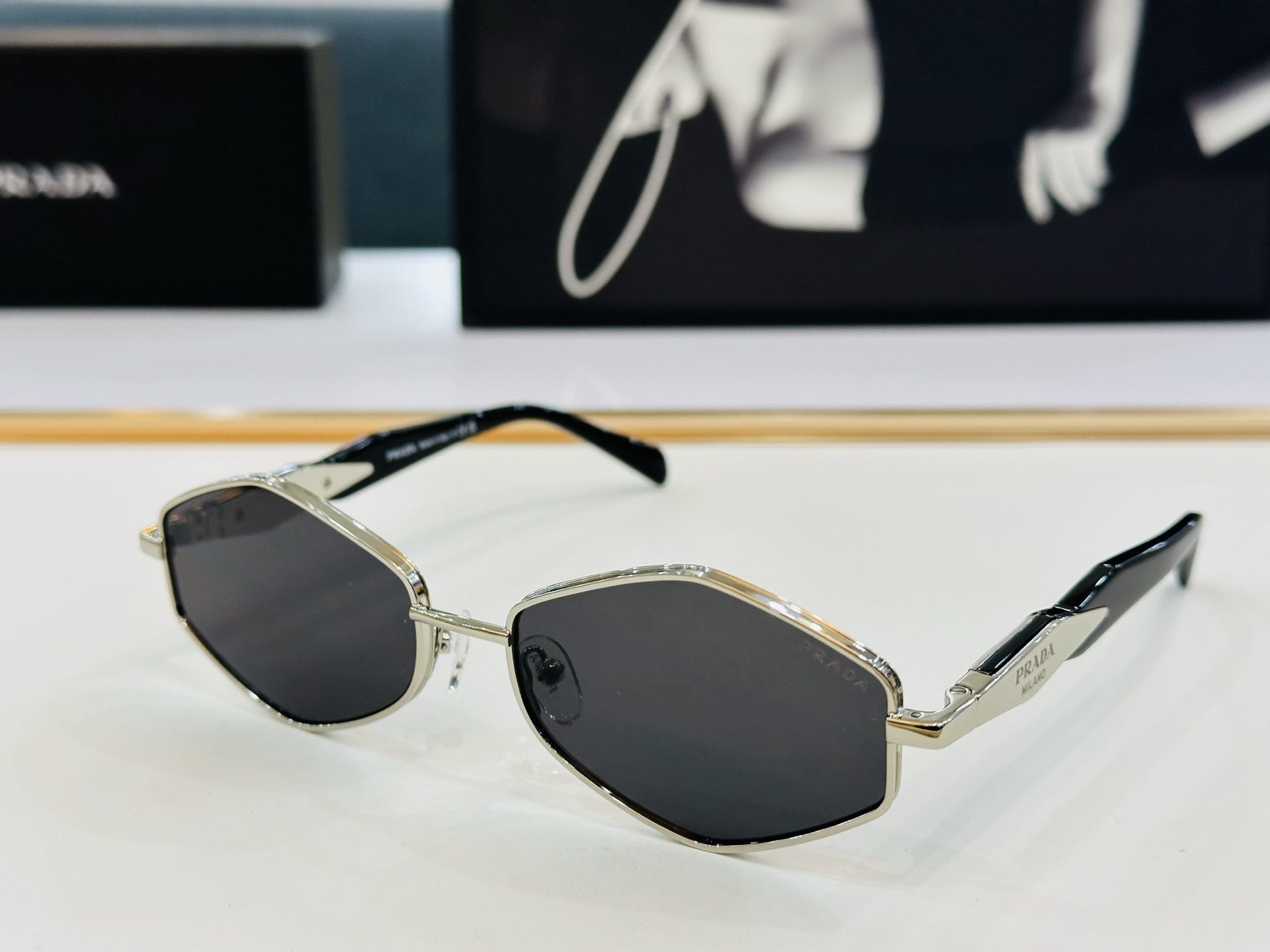 🔺PRAD*🔻普家 SPR221Z Size：55口18-140 眼镜系列堪称精湛制作 彰显独特个性 q