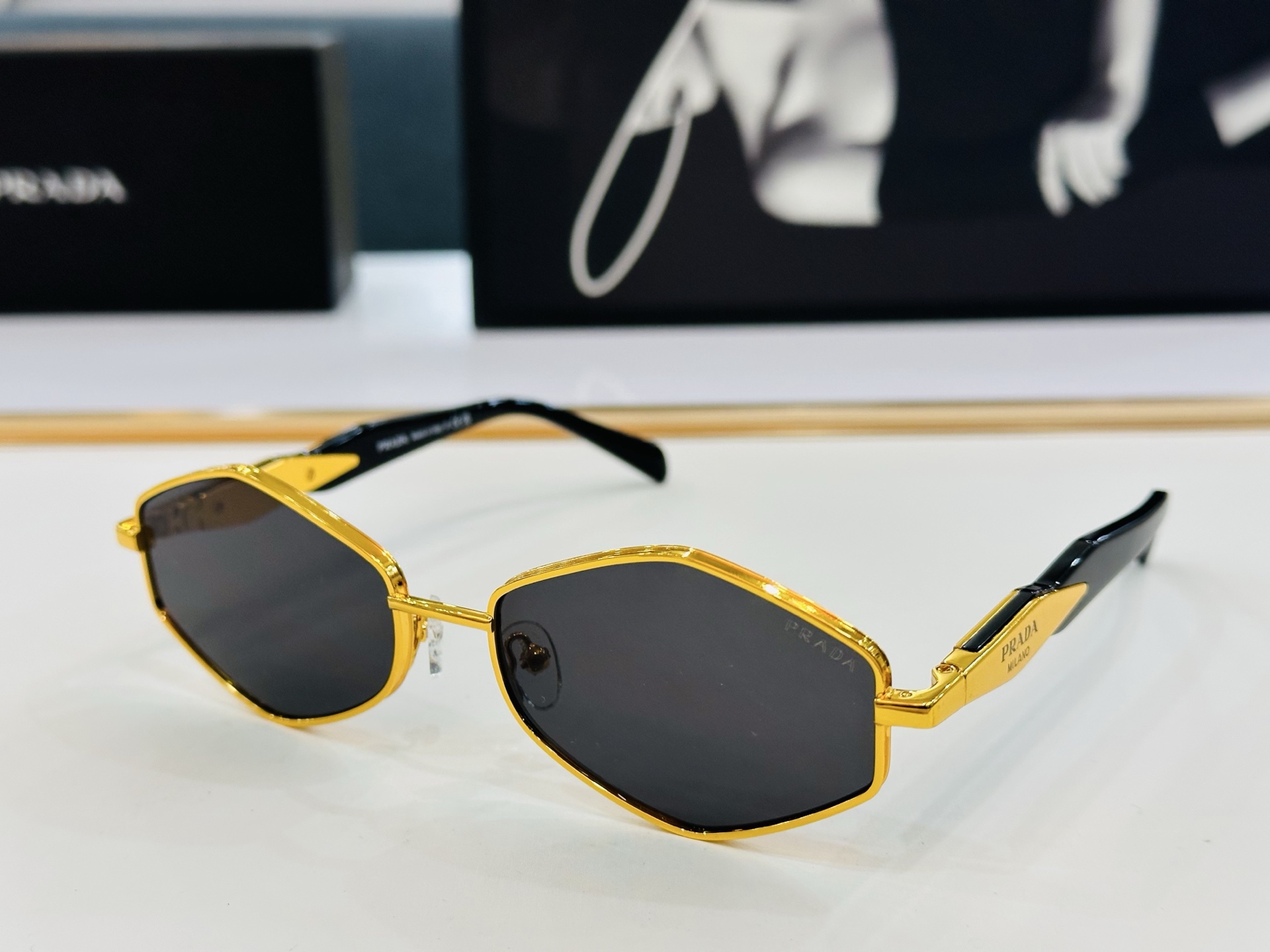 🔺PRAD*🔻普家 SPR221Z Size：55口18-140 眼镜系列堪称精湛制作 彰显独特个性 q