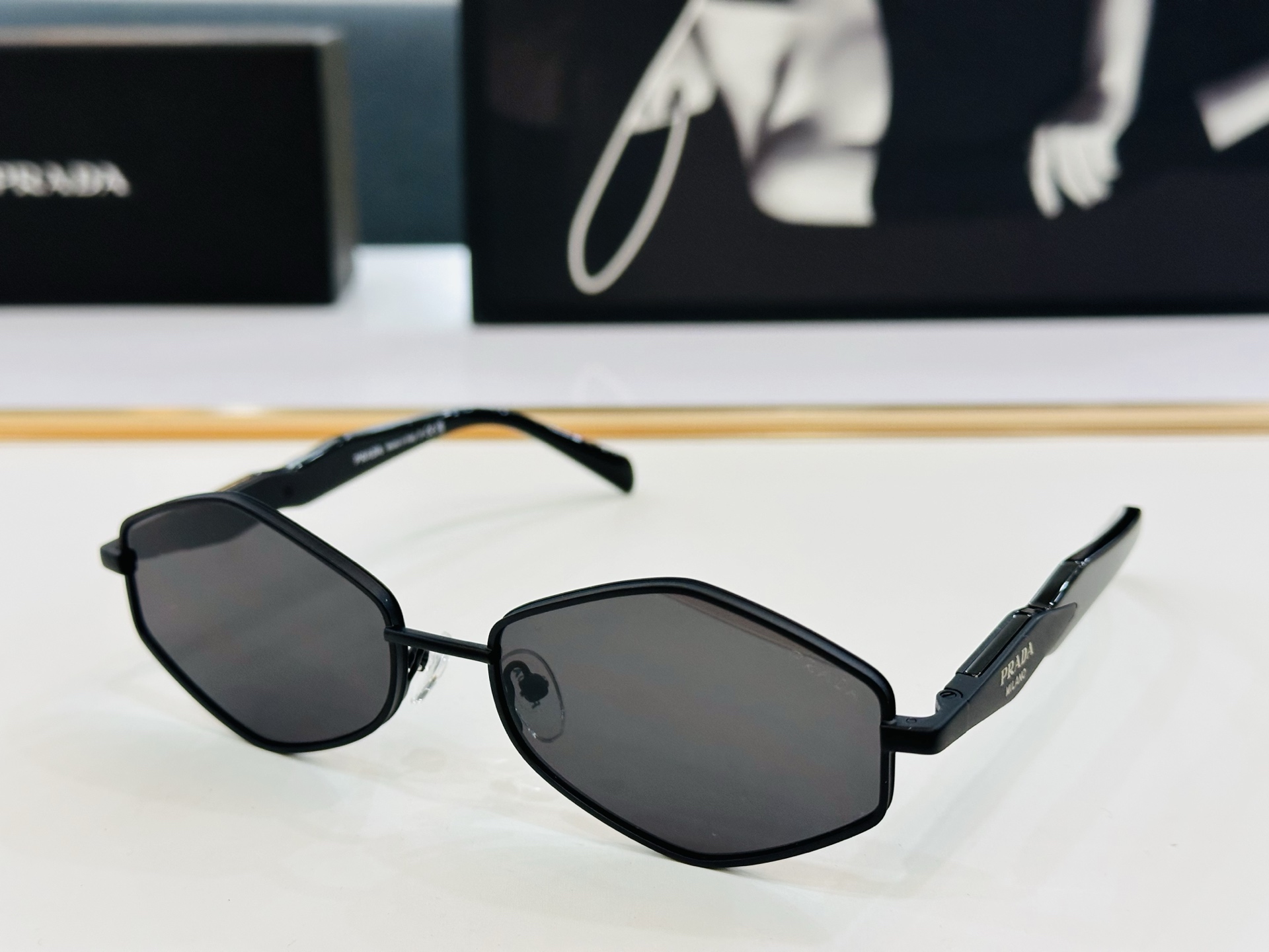 🔺PRAD*🔻普家 SPR221Z Size：55口18-140 眼镜系列堪称精湛制作 彰显独特个性 q