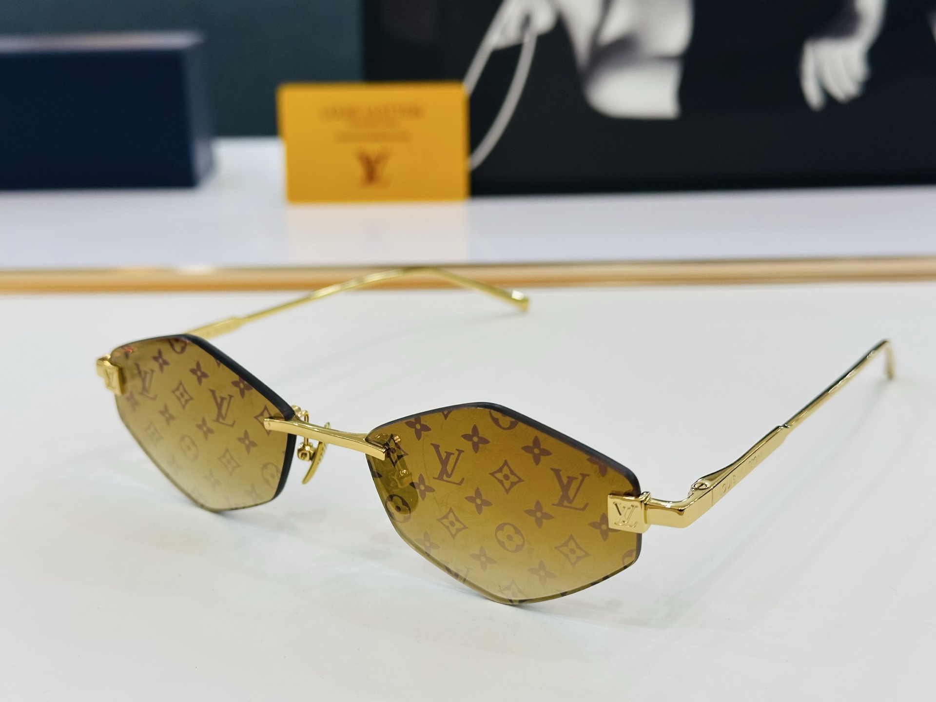 路易家 🎩Z2182 Size：54口18-140 充满活力的 展现独特个性🌟展现大气的你 qj高品质 