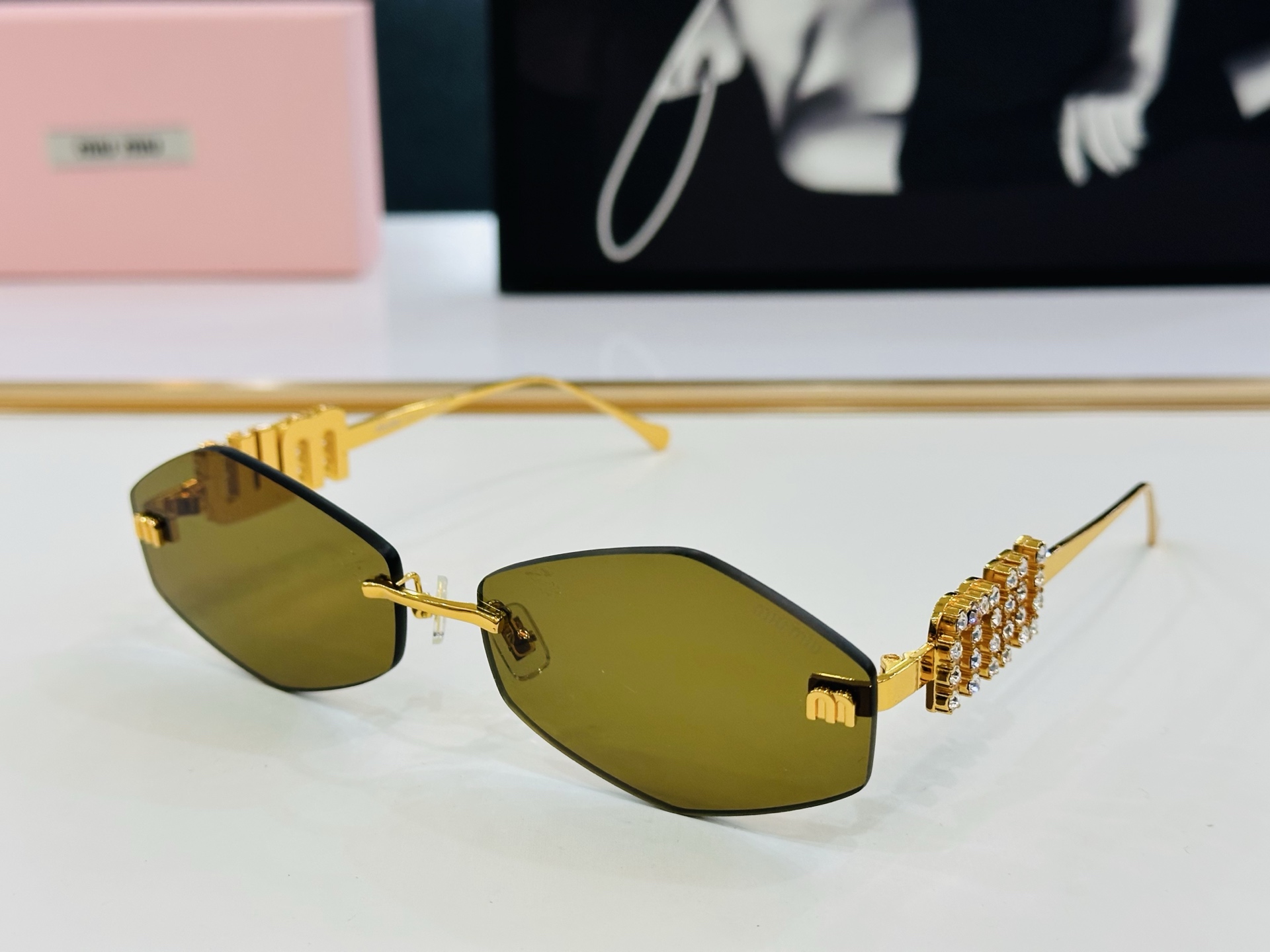 🆕 谬家 SMU5692TS Size：60口18-145 🌺🌺 玫瑰闪电 时尚靓丽 得意得意微笑 qj