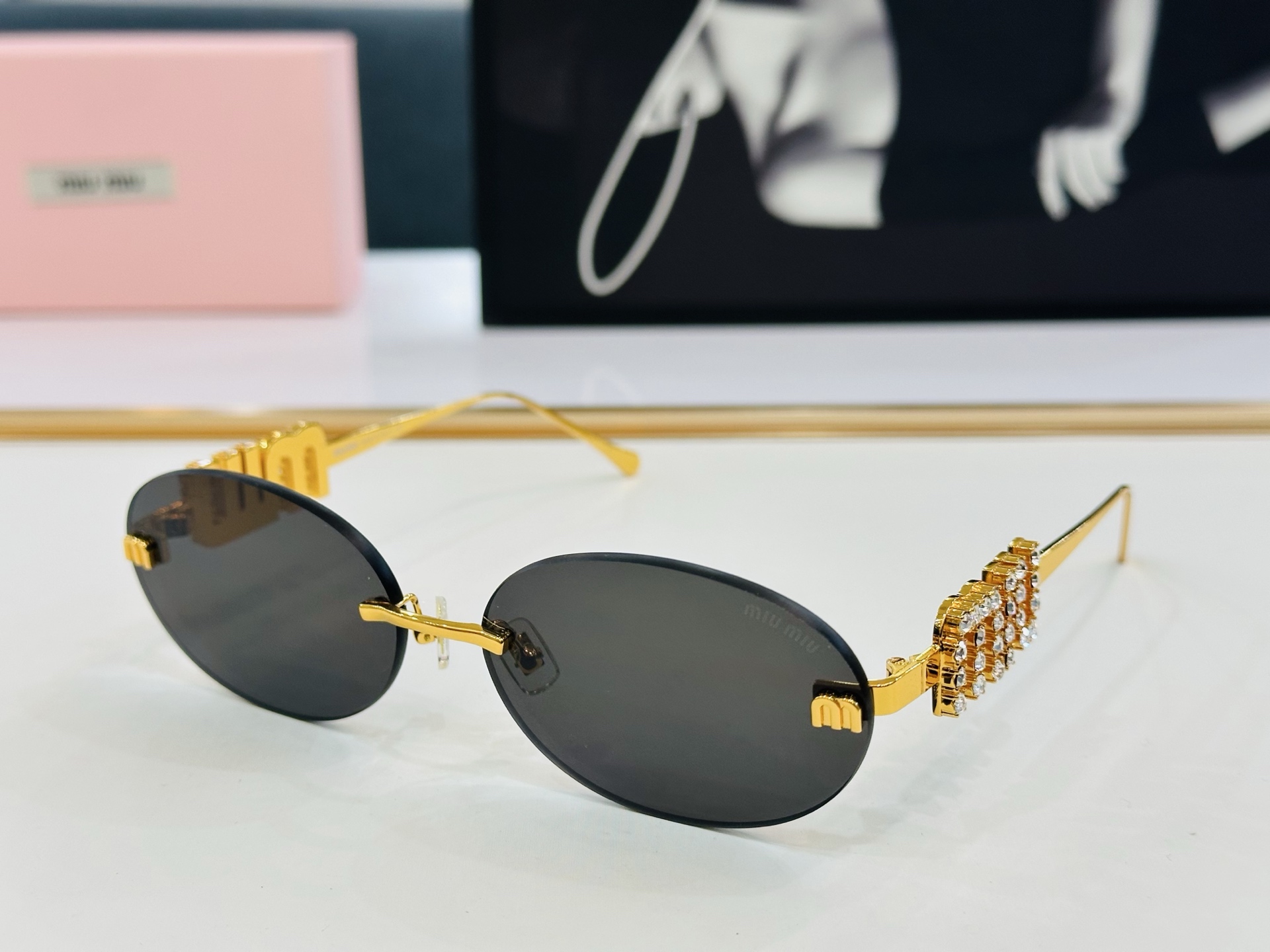 🆕 谬家 SMU5693TS Size：60口18-145 🌺🌺 玫瑰闪电 时尚靓丽 得意得意微笑 qj