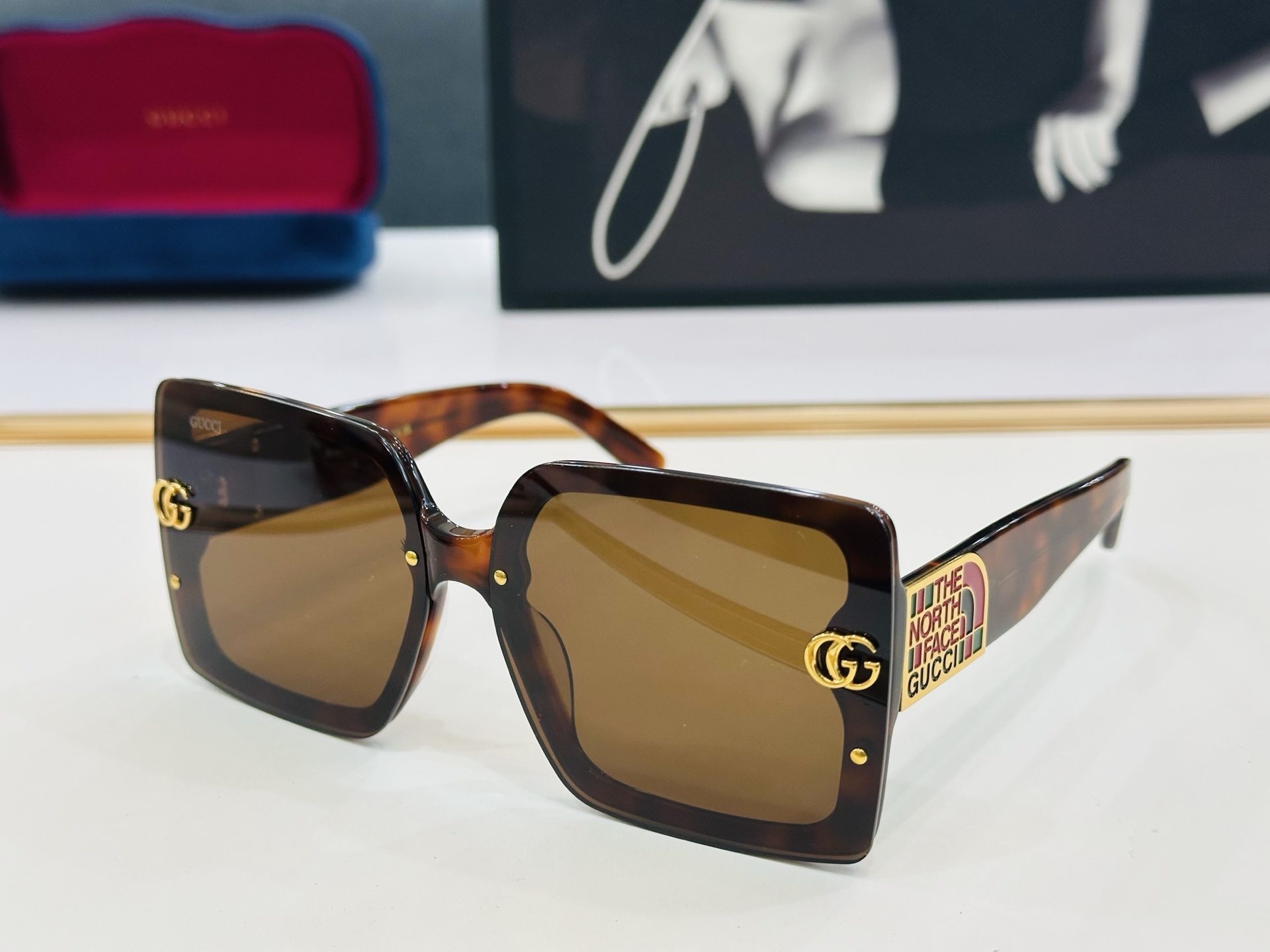 GUCC* 古家 GG1653 🐝🐝系列 Size：68口12-142   🍁🍁b超绝品质 太阳镜。 