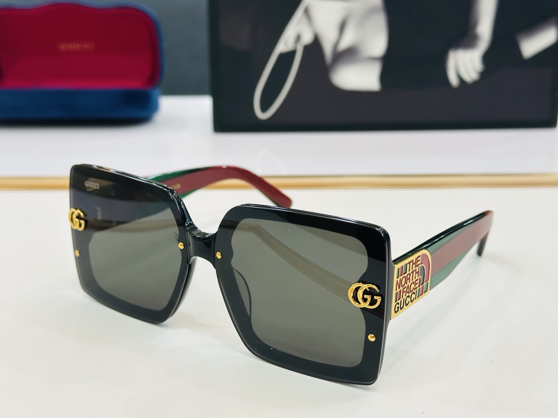 GUCC* 古家 GG1653 🐝🐝系列 Size：68口12-142   🍁🍁b超绝品质 太阳镜。 
