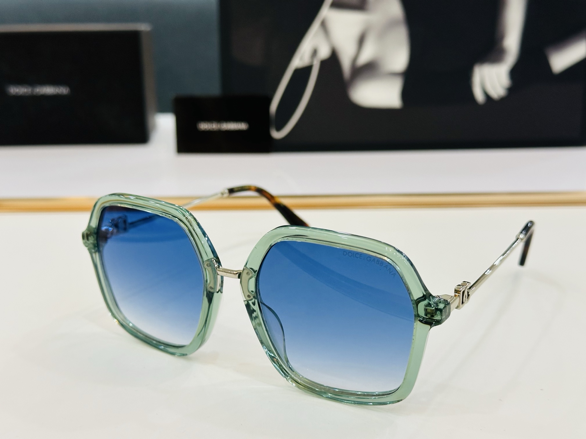 🆕 官网款 🔺DOLCE&GABBAN*🔻DG4422 Size：56口20-145 新颖独特🔝🔝X美艳