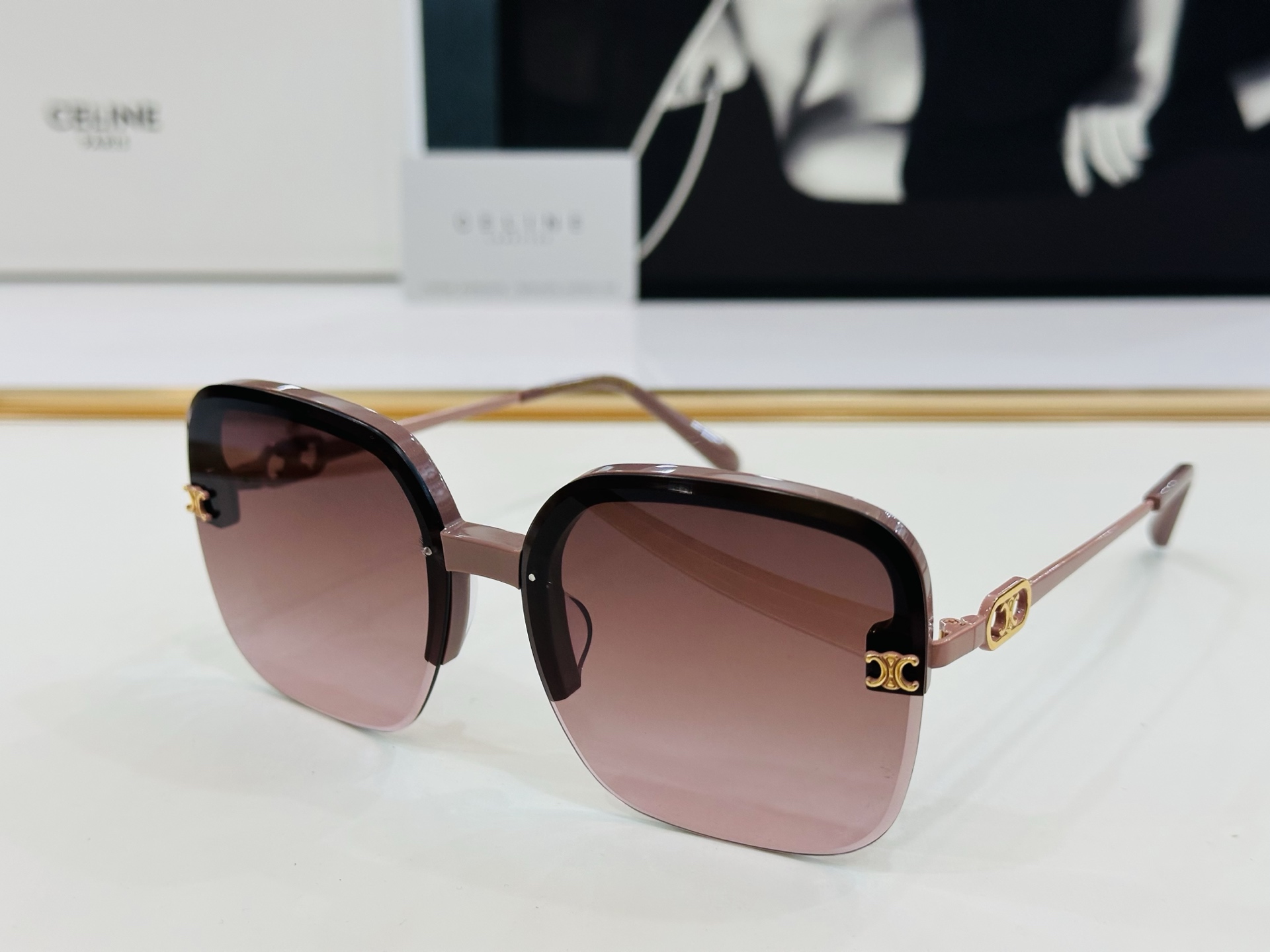 【CELINE】赛琳 CL40251  Size：60口14-145 一直热销的款式，欧美风 光泽度好 