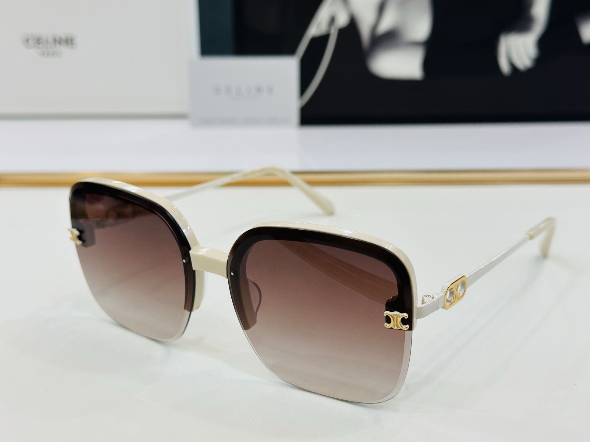 【CELINE】赛琳 CL40251  Size：60口14-145 一直热销的款式，欧美风 光泽度好 