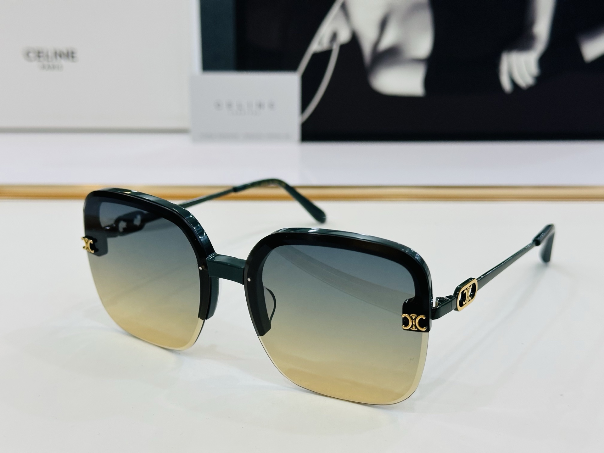 【CELINE】赛琳 CL40251  Size：60口14-145 一直热销的款式，欧美风 光泽度好 