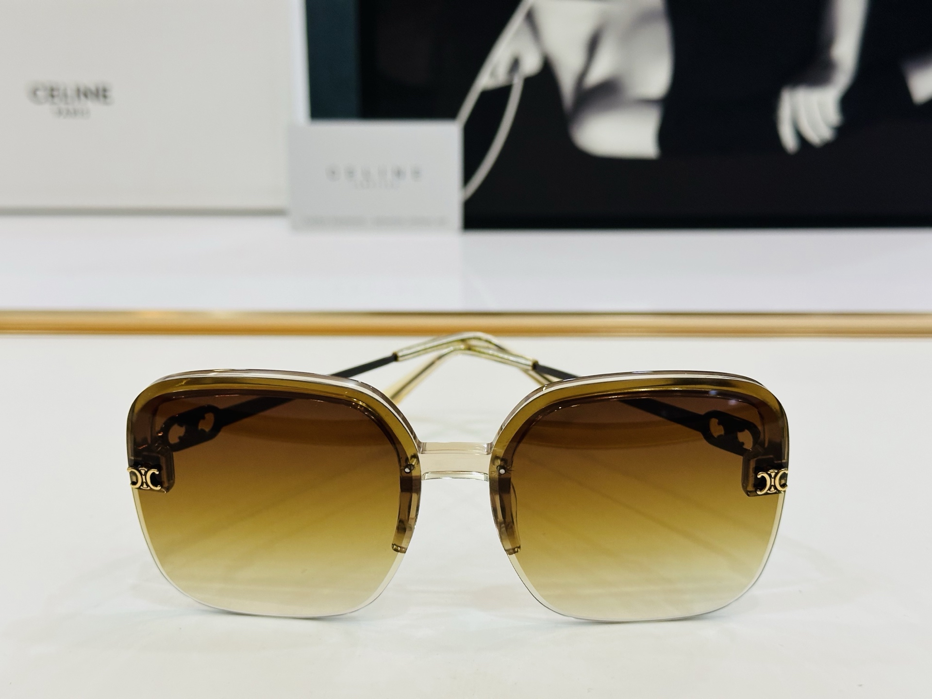 【CELINE】赛琳 CL40251  Size：60口14-145 一直热销的款式，欧美风 光泽度好 