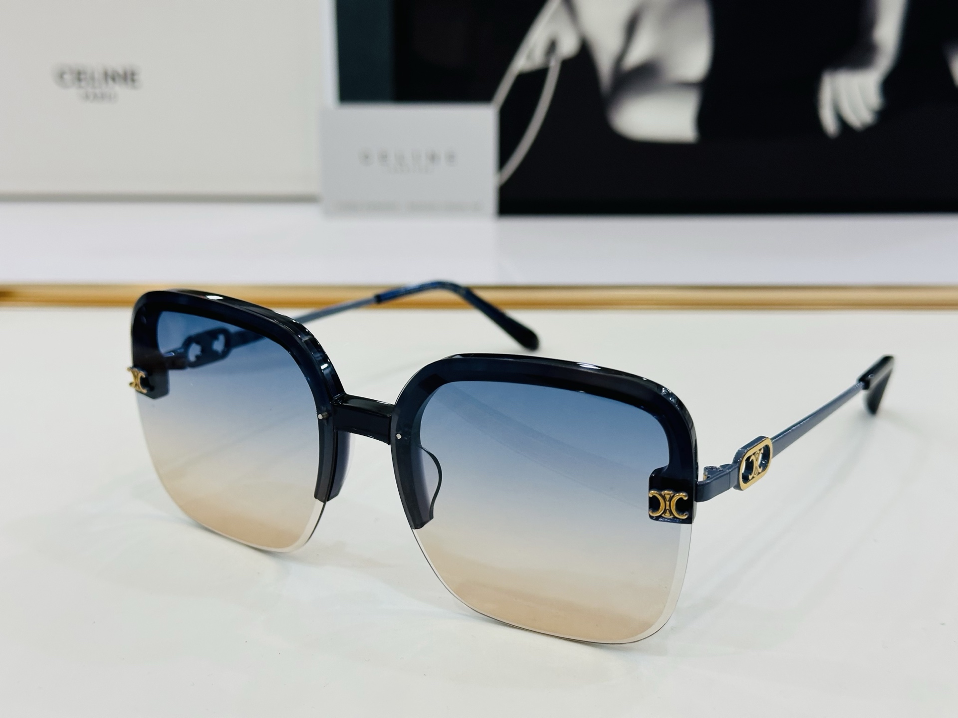 【CELINE】赛琳 CL40251  Size：60口14-145 一直热销的款式，欧美风 光泽度好 