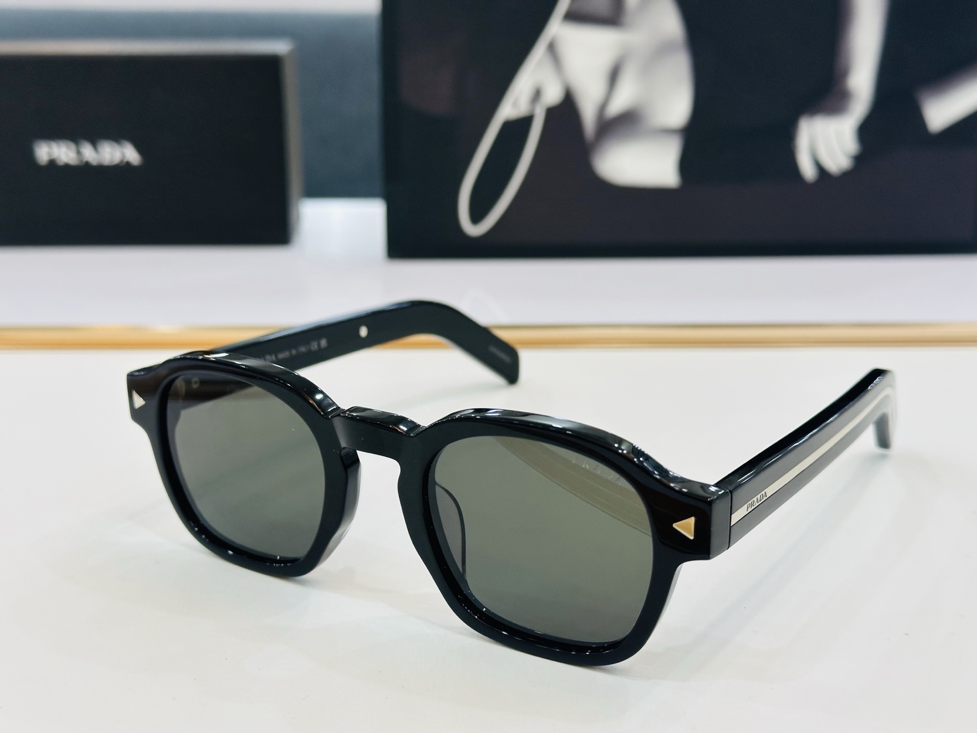 🔺PRAD*🔻普家 PRA16S Size：52口24-145     眼镜系列堪称精湛制作 彰显独特个
