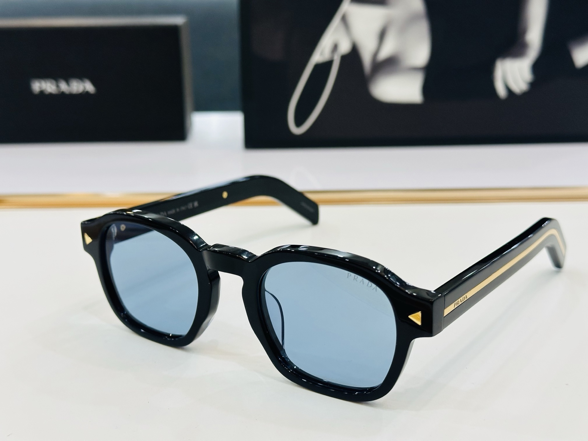 🔺PRAD*🔻普家 PRA16S Size：52口24-145     眼镜系列堪称精湛制作 彰显独特个