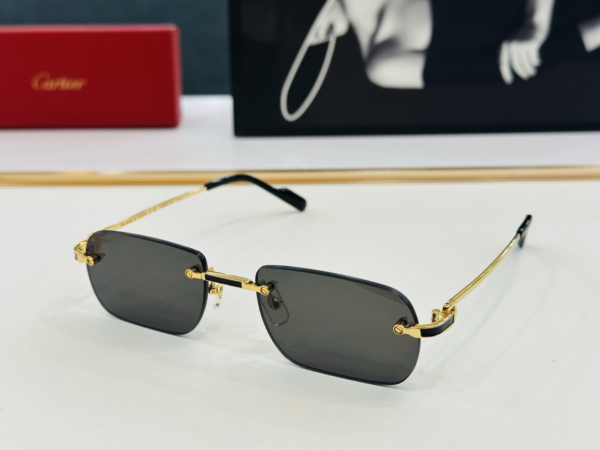 Cartie* 卡家 太阳镜 CT0496S Size：55口20-145 电镀工艺精湛气质十足！CC男