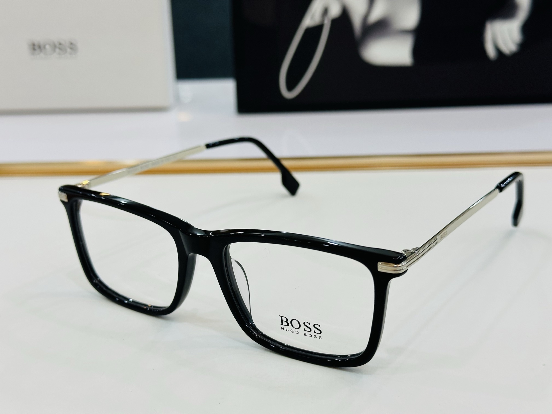 🆕 BOSS 1614/F Size：55口17-145 🕶🕶💋💋👣👣  不挑脸 🍁经典不过时框型 L品