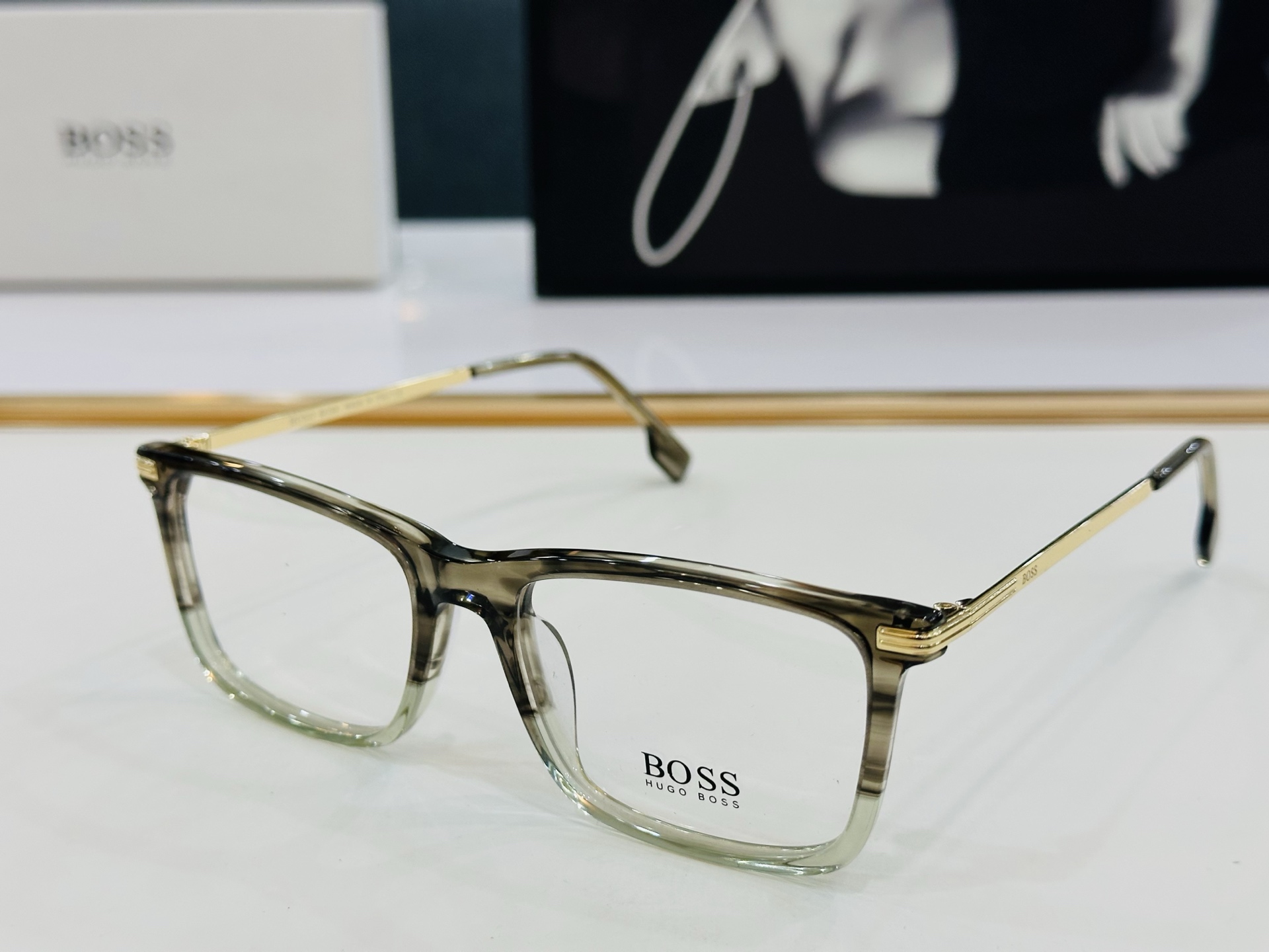 🆕 BOSS 1614/F Size：55口17-145 🕶🕶💋💋👣👣  不挑脸 🍁经典不过时框型 L品