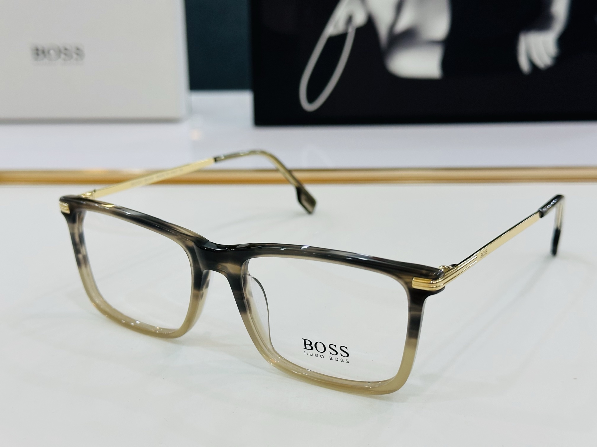 🆕 BOSS 1614/F Size：55口17-145 🕶🕶💋💋👣👣  不挑脸 🍁经典不过时框型 L品