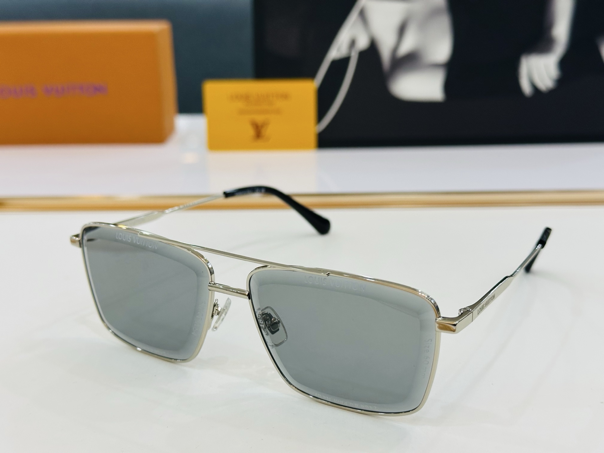 路易家 LOUIS *VUITON 原单高品质 Model Z2610U 高端货 Size：59口15-