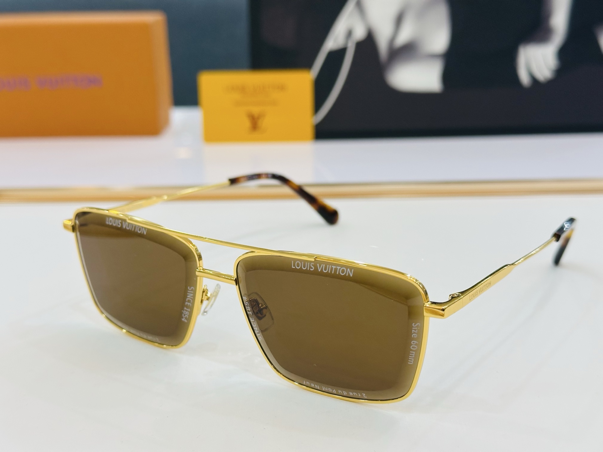路易家 LOUIS *VUITON 原单高品质 Model Z2610U 高端货 Size：59口15-
