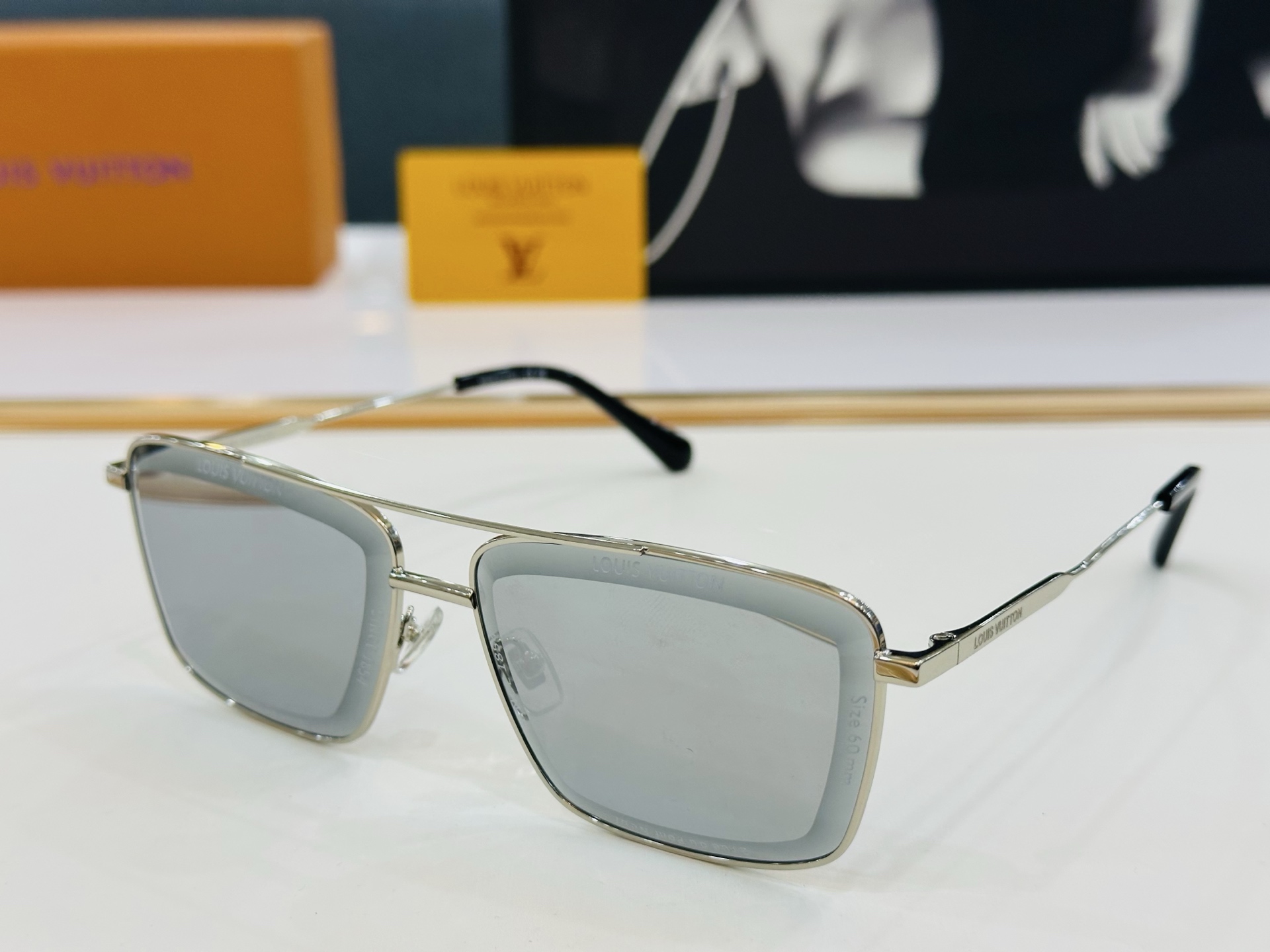 路易家 LOUIS *VUITON 原单高品质 Model Z2610U 高端货 Size：59口15-
