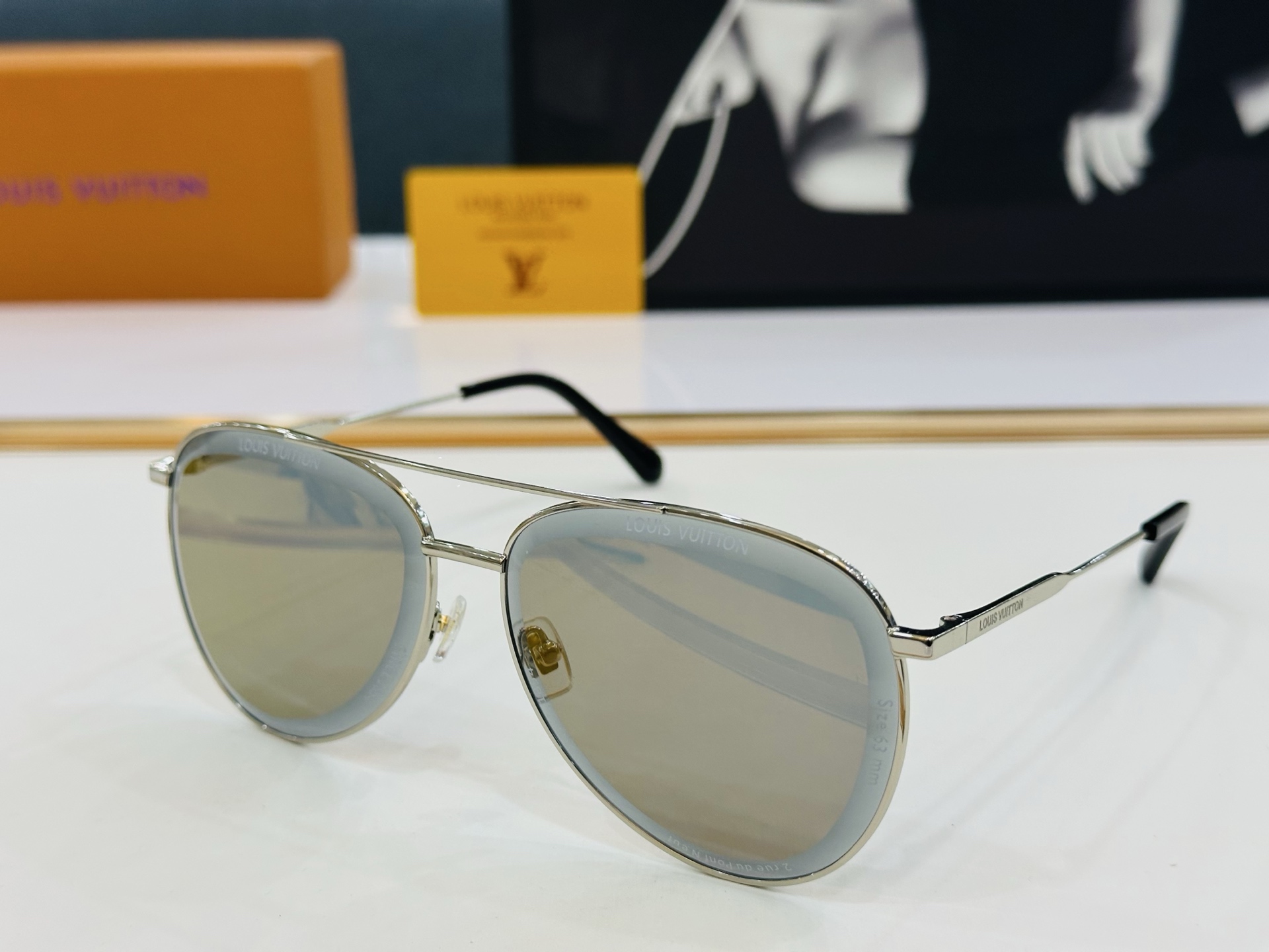 路易家 LOUIS *VUITON 原单高品质 Model Z2625U 高端货 Size：62口15-