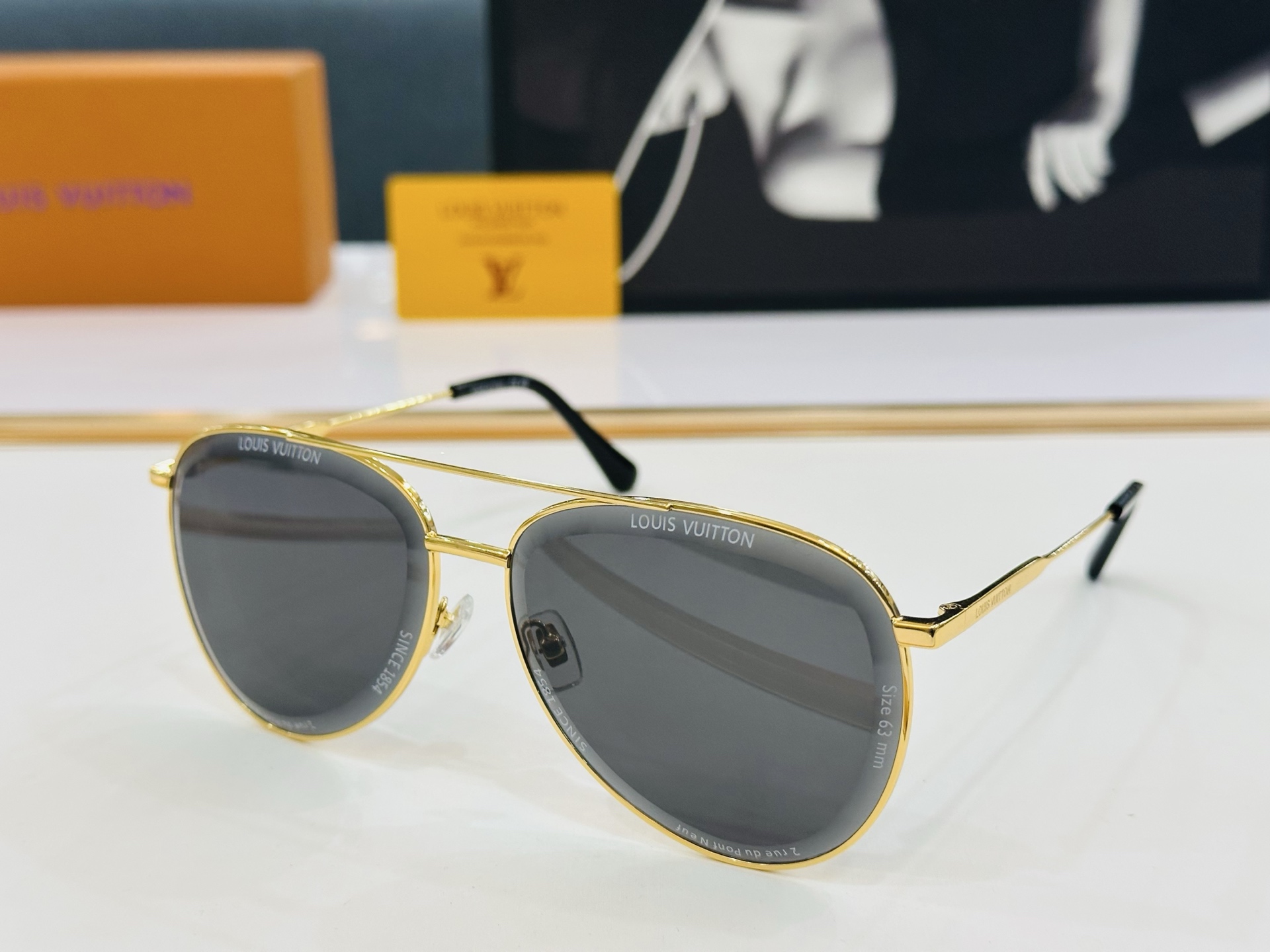 路易家 LOUIS *VUITON 原单高品质 Model Z2625U 高端货 Size：62口15-