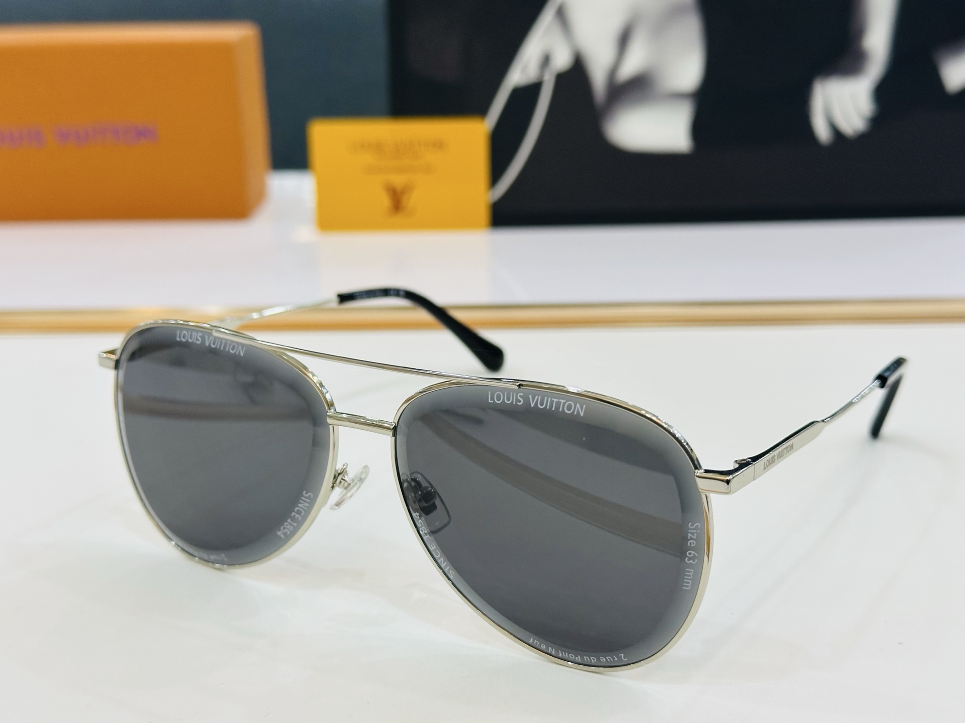 路易家 LOUIS *VUITON 原单高品质 Model Z2625U 高端货 Size：62口15-
