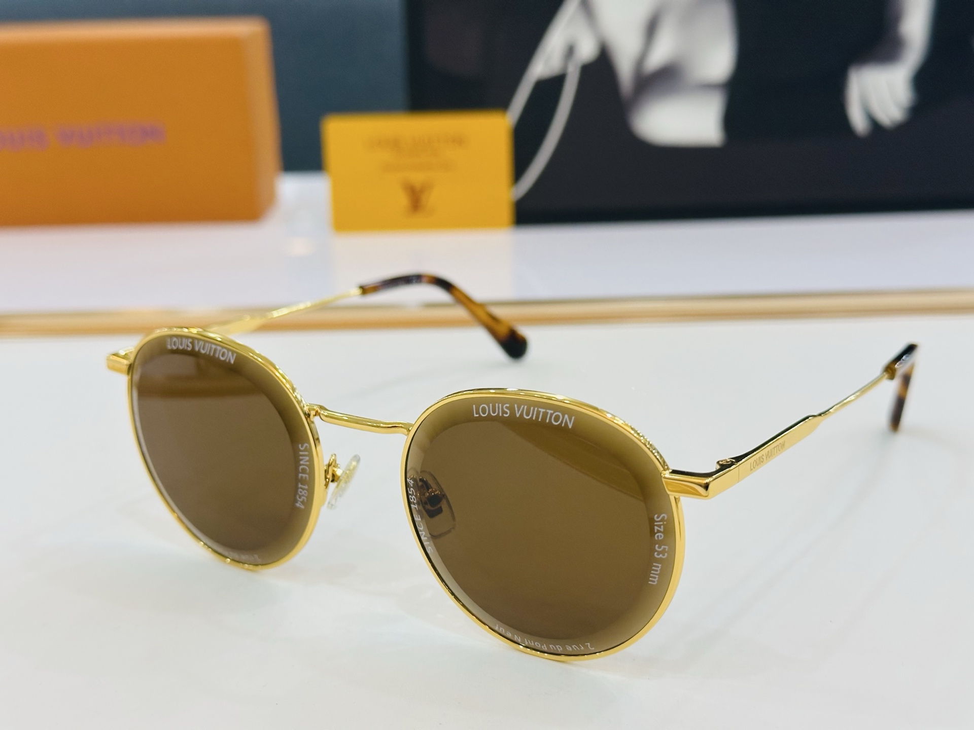 路易家 LOUIS *VUITON 原单高品质 Model Z2608U 高端货 Size：56口21-