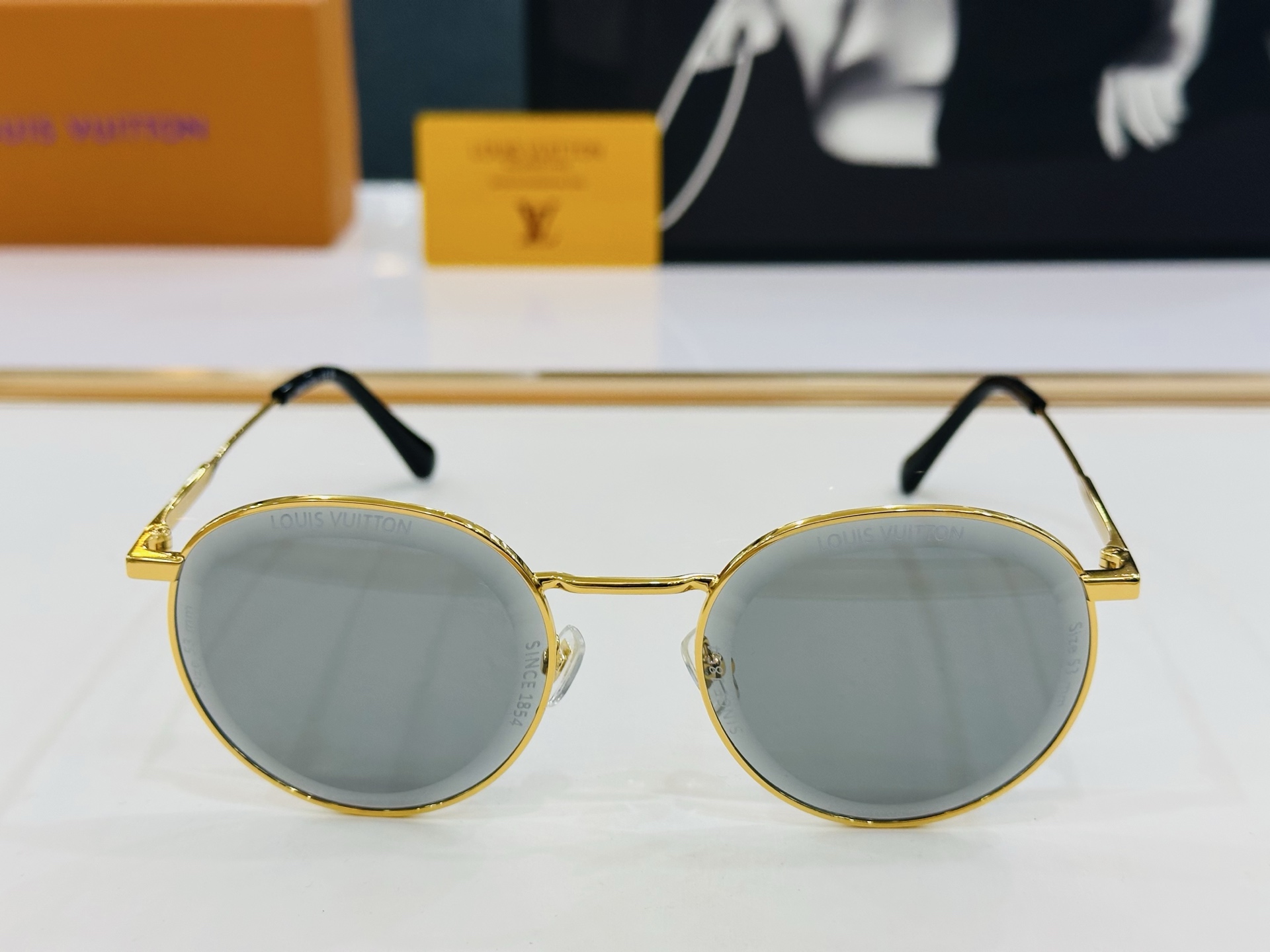 路易家 LOUIS *VUITON 原单高品质 Model Z2608U 高端货 Size：56口21-