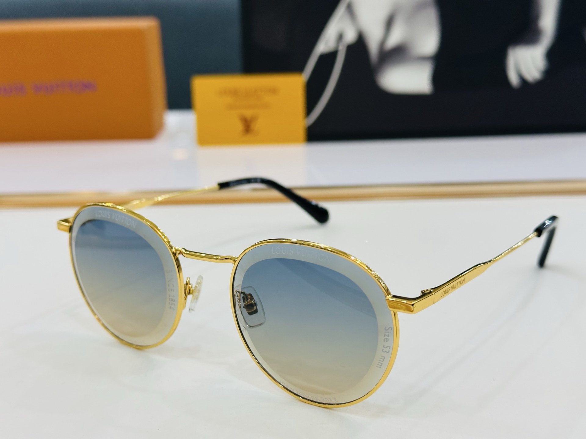 路易家 LOUIS *VUITON 原单高品质 Model Z2608U 高端货 Size：56口21-