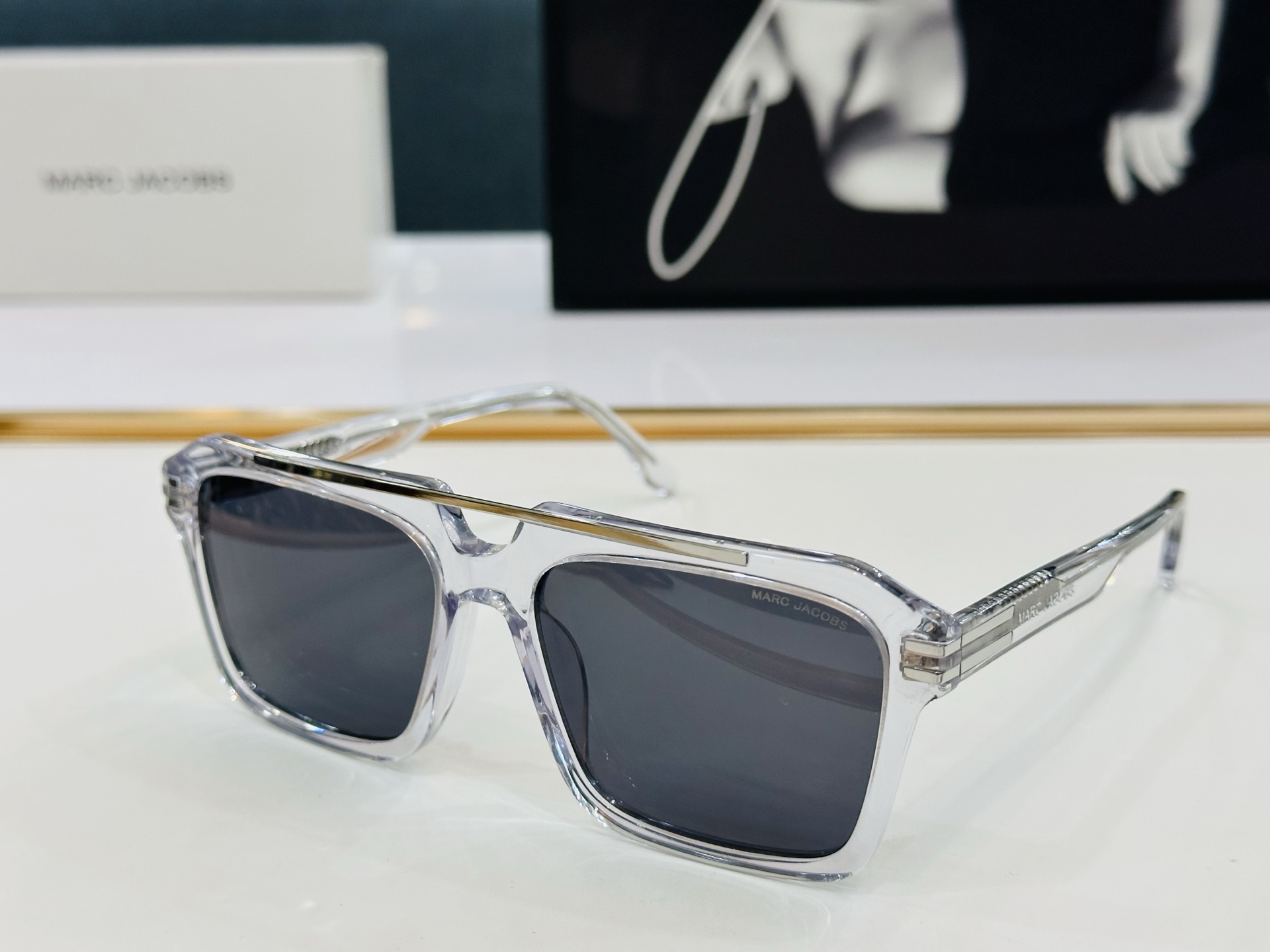 Marc jacobs 马杰家 MARC 752/S   Size：56口17-145 采用今年流行的板