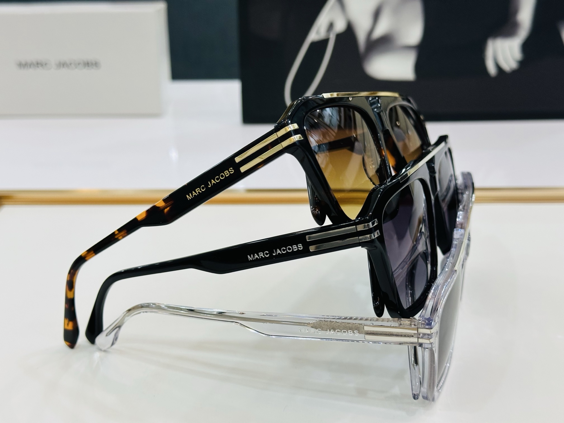 Marc jacobs 马杰家 MARC 752/S   Size：56口17-145 采用今年流行的板