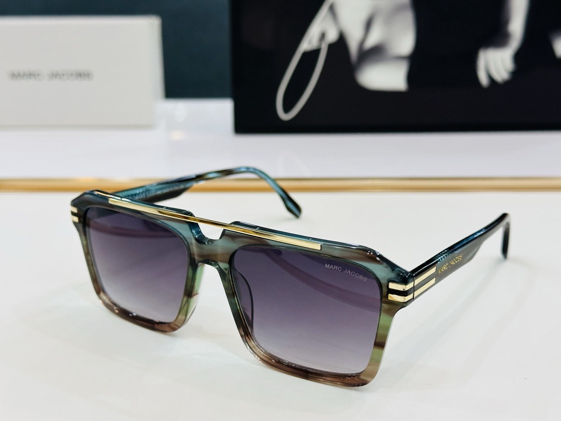 Marc jacobs 马杰家 MARC 752/S   Size：56口17-145 采用今年流行的板