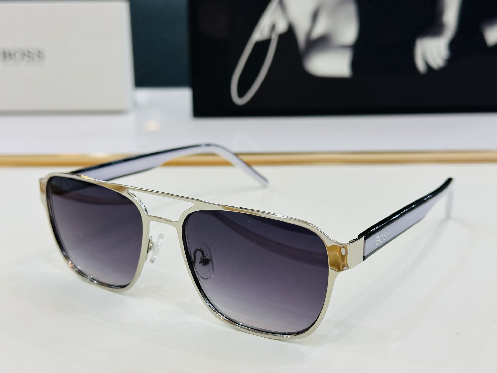 🆕 BOSS HG1298 Size：55口17-145 🕶🕶💋💋👣👣  高品质 不挑脸 懂货的来  🍁