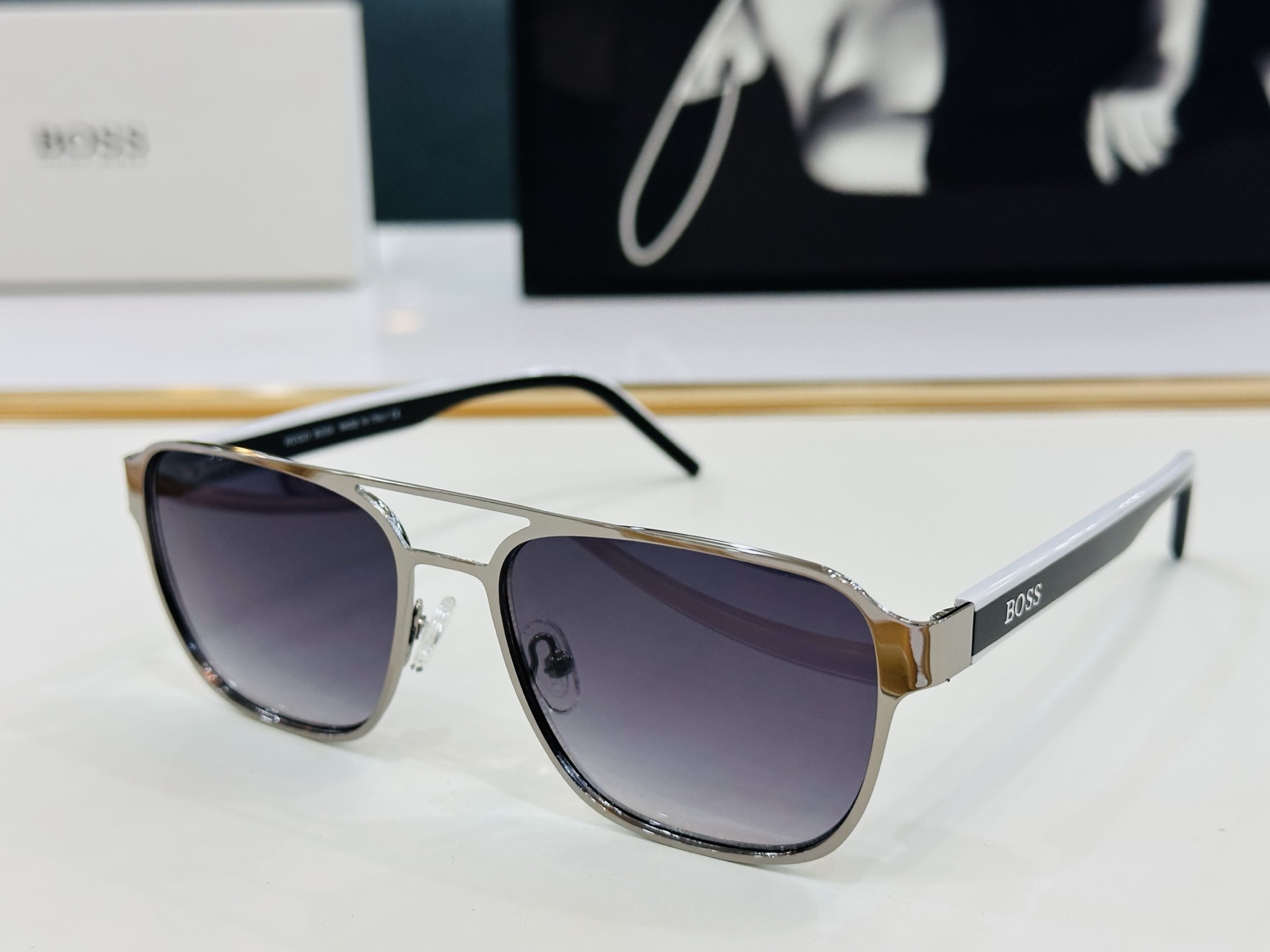 🆕 BOSS HG1298 Size：55口17-145 🕶🕶💋💋👣👣  高品质 不挑脸 懂货的来  🍁