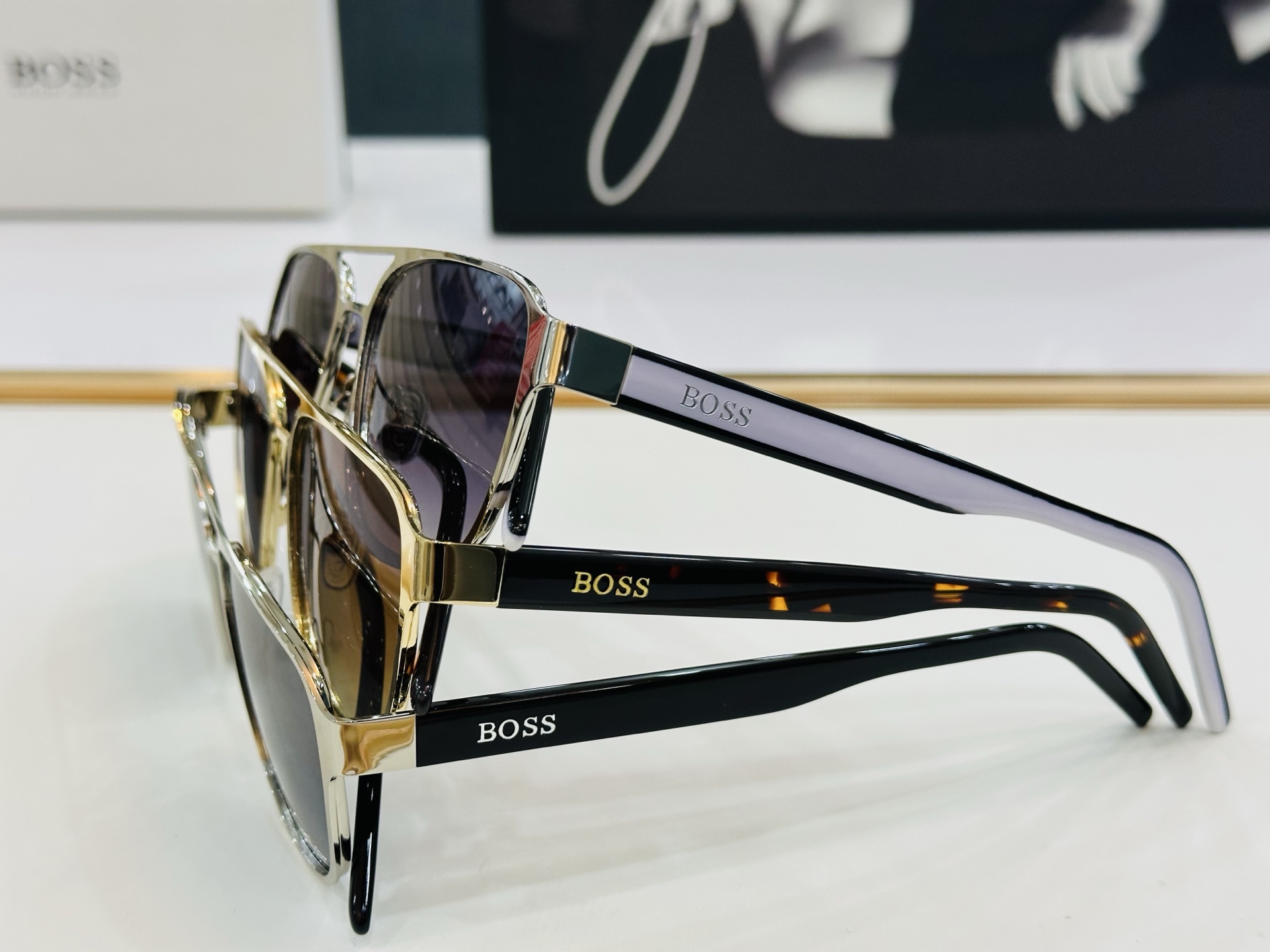 🆕 BOSS HG1298 Size：55口17-145 🕶🕶💋💋👣👣  高品质 不挑脸 懂货的来  🍁