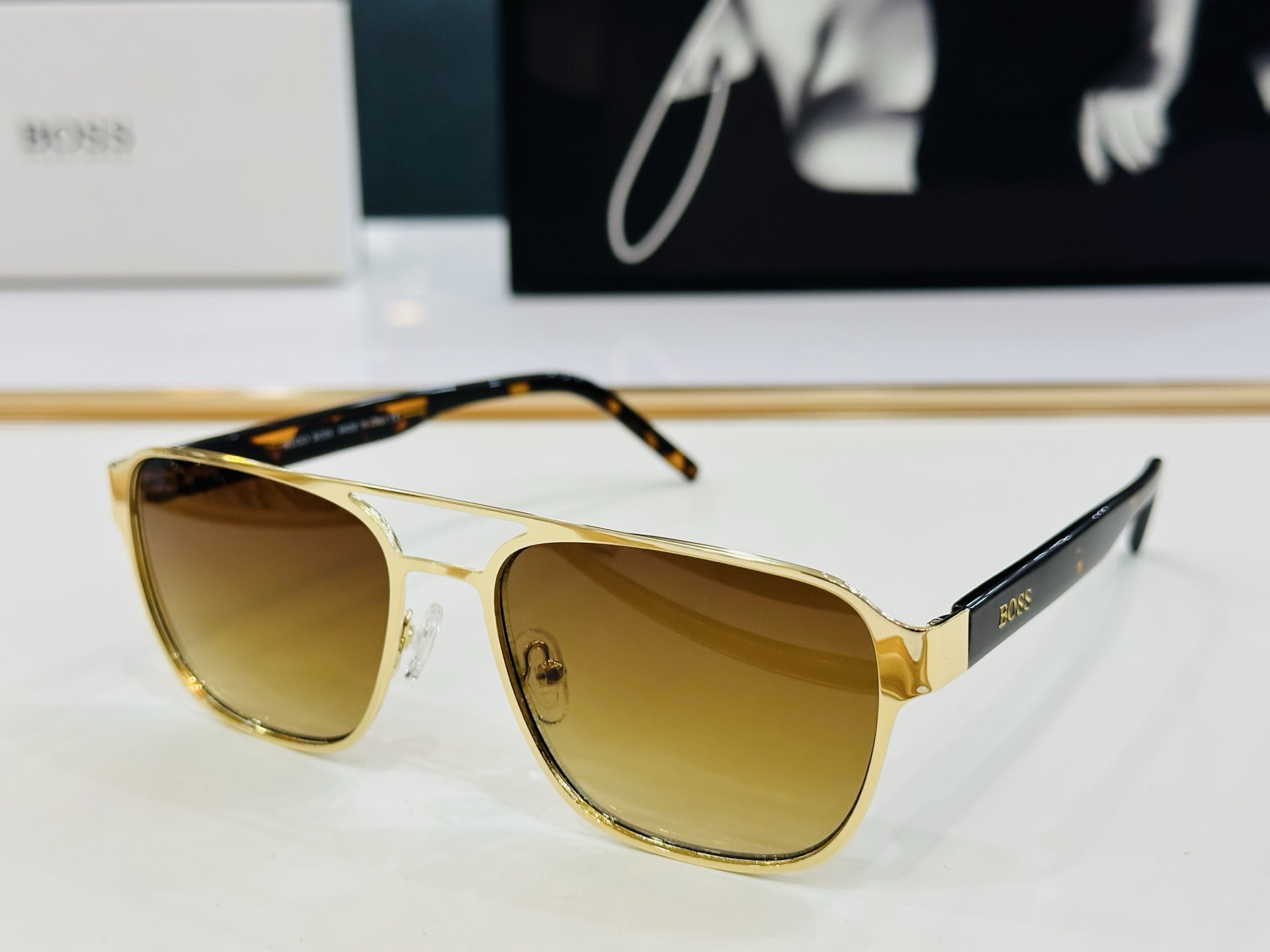 🆕 BOSS HG1298 Size：55口17-145 🕶🕶💋💋👣👣  高品质 不挑脸 懂货的来  🍁