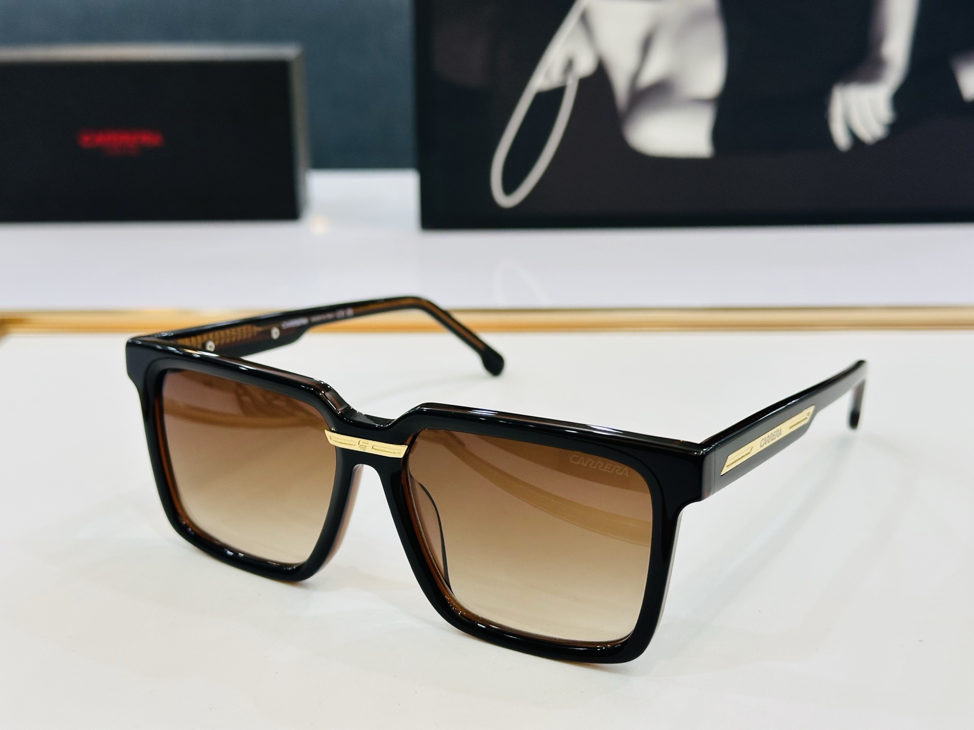 卡雷拉 CARRER* 03S Size：58口15-145  🐲🐲超轻材质 。Z 上脸超美 太阳镜 