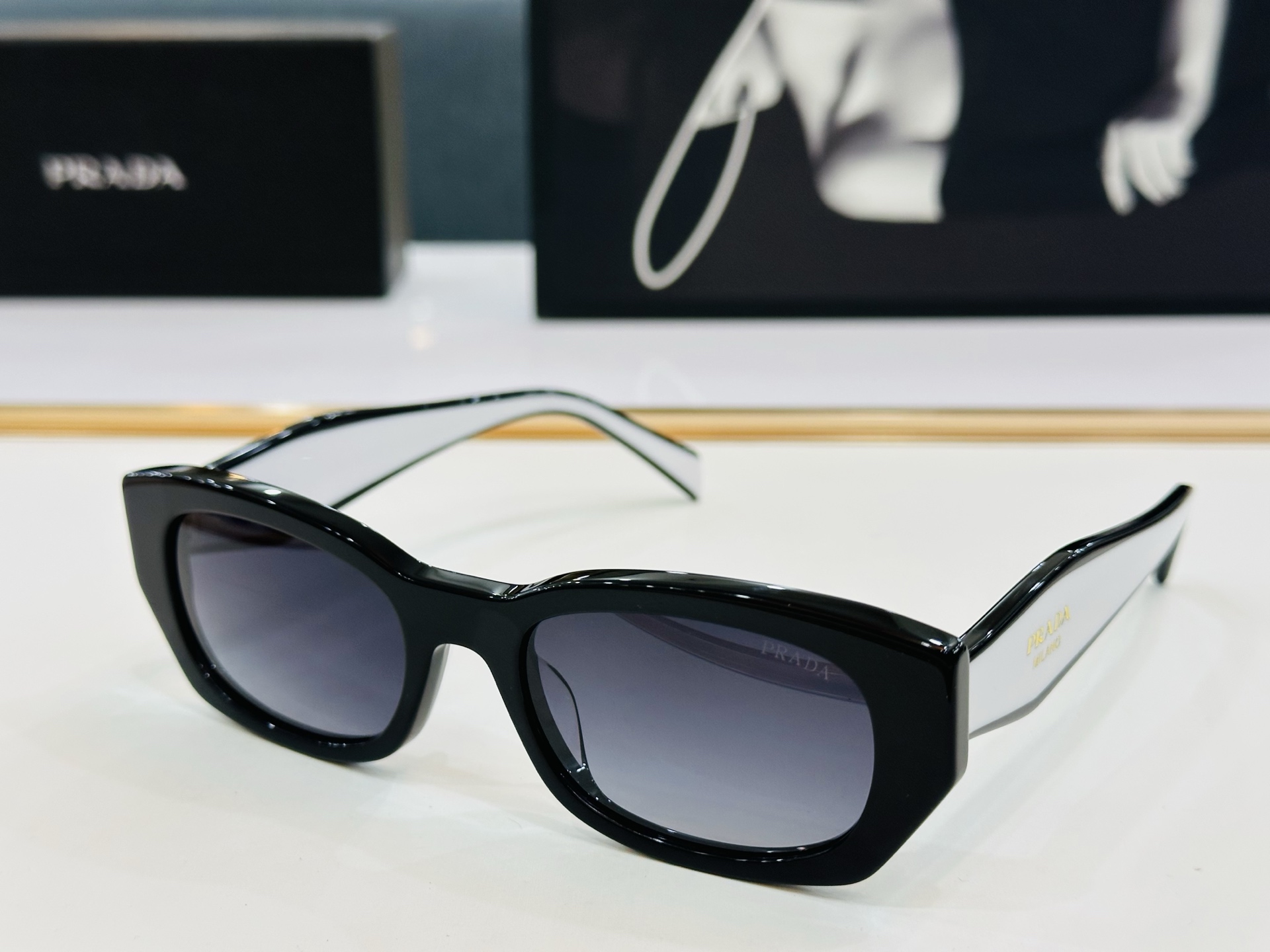 🔺PRAD*🔻普家 PRB05S Size：52口19-145 眼镜系列堪称精湛制作 彰显独特个 C最新