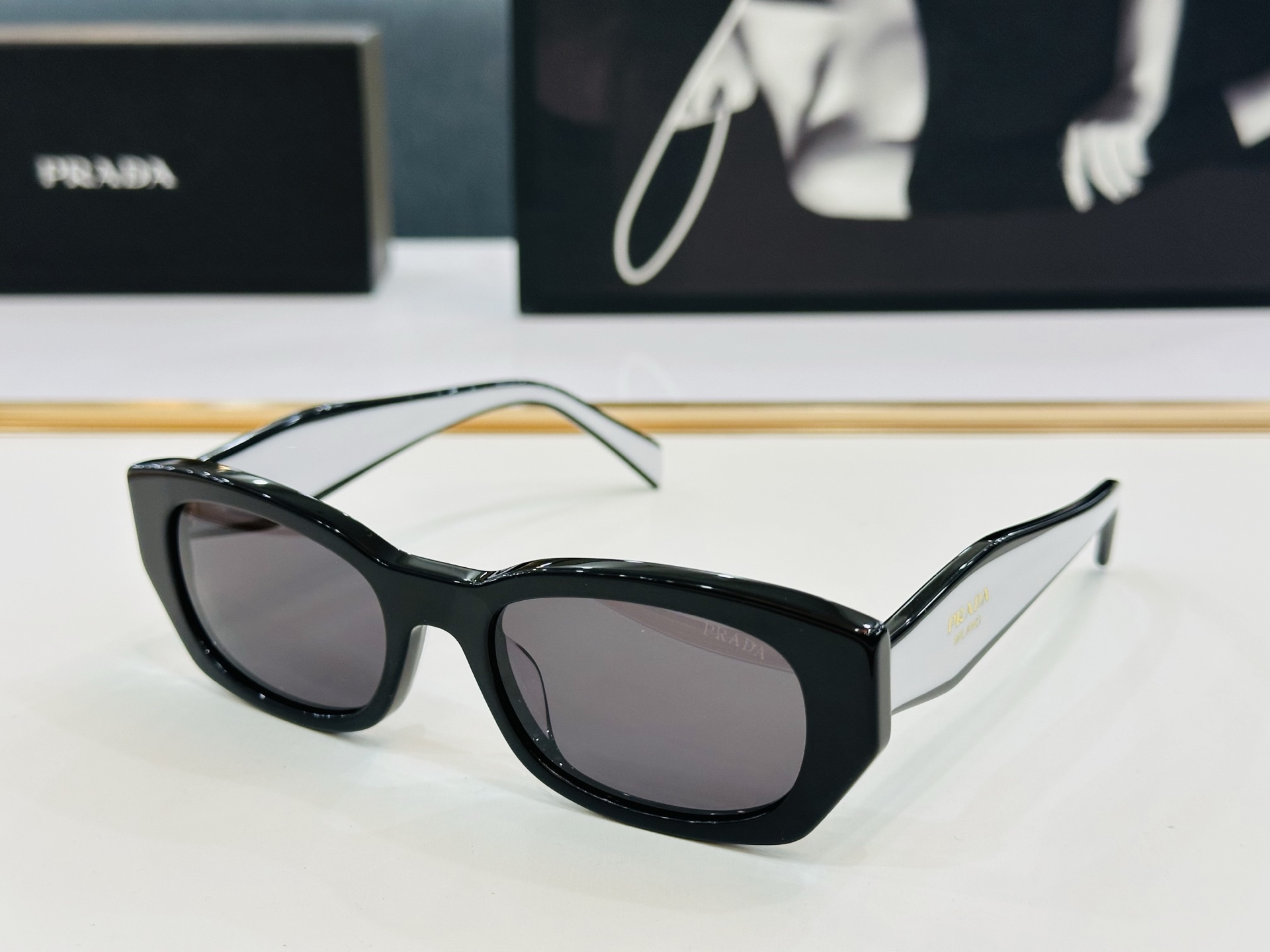 🔺PRAD*🔻普家 PRB05S Size：52口19-145 眼镜系列堪称精湛制作 彰显独特个 C最新