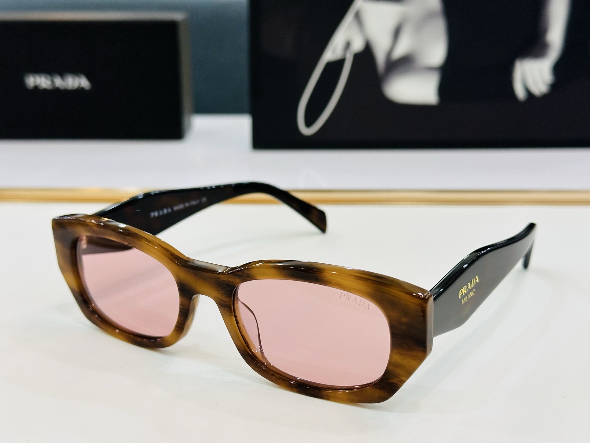 🔺PRAD*🔻普家 PRB05S Size：52口19-145 眼镜系列堪称精湛制作 彰显独特个 C最新