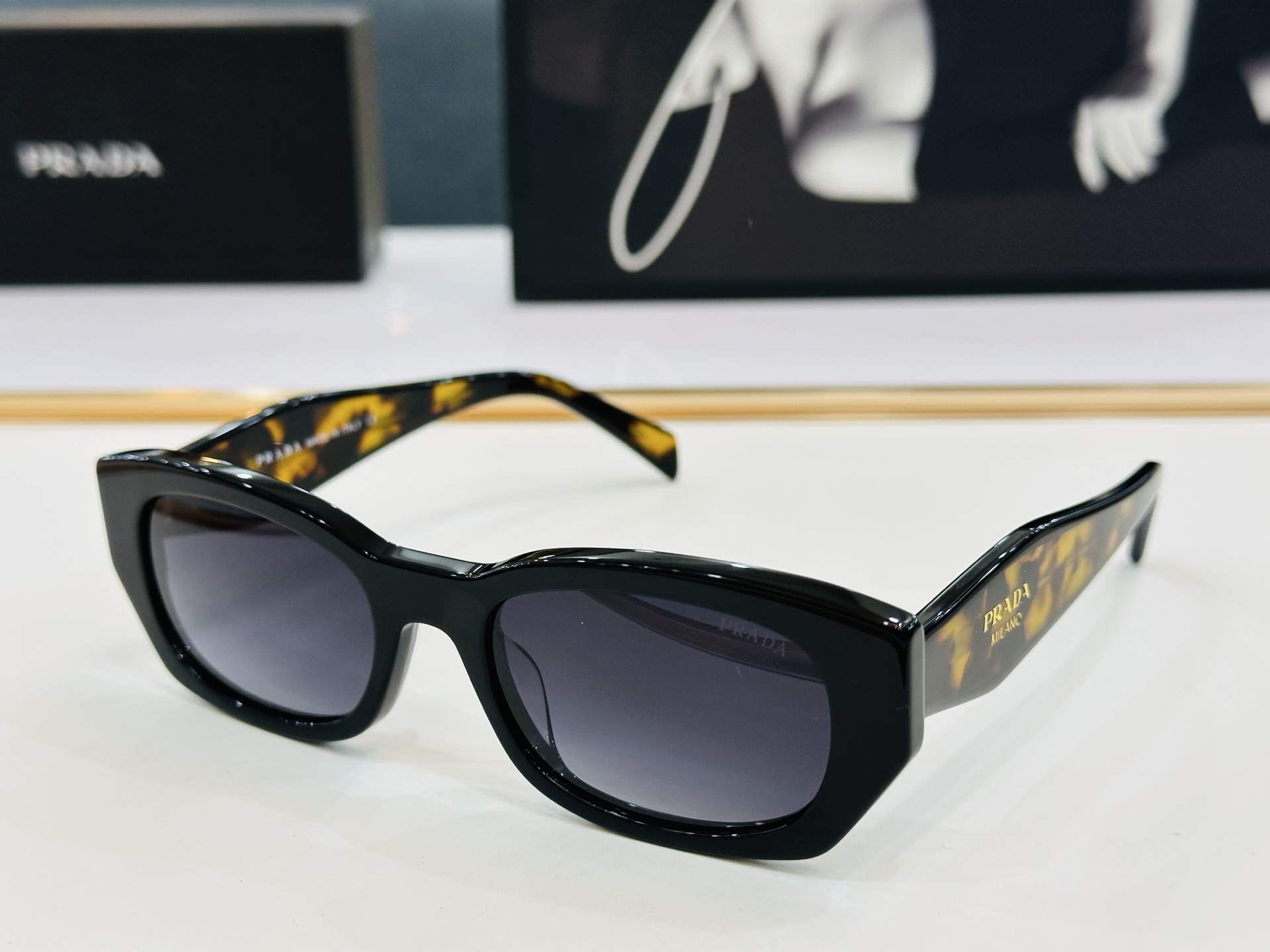 🔺PRAD*🔻普家 PRB05S Size：52口19-145 眼镜系列堪称精湛制作 彰显独特个 C最新