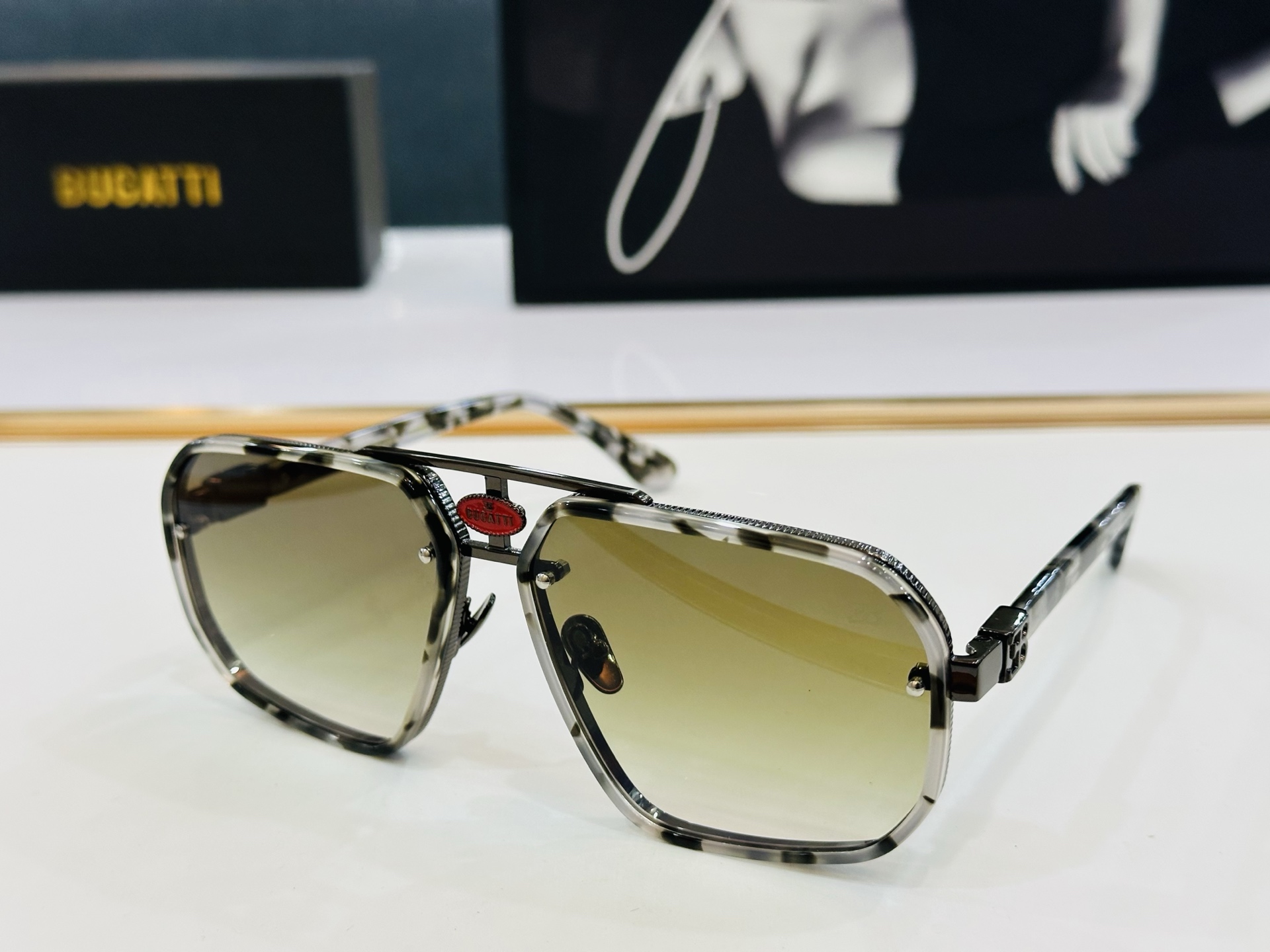 潮牌 K Bugatt*
Model：13-BT/SG
SIZE：63-15-142
配盒 
