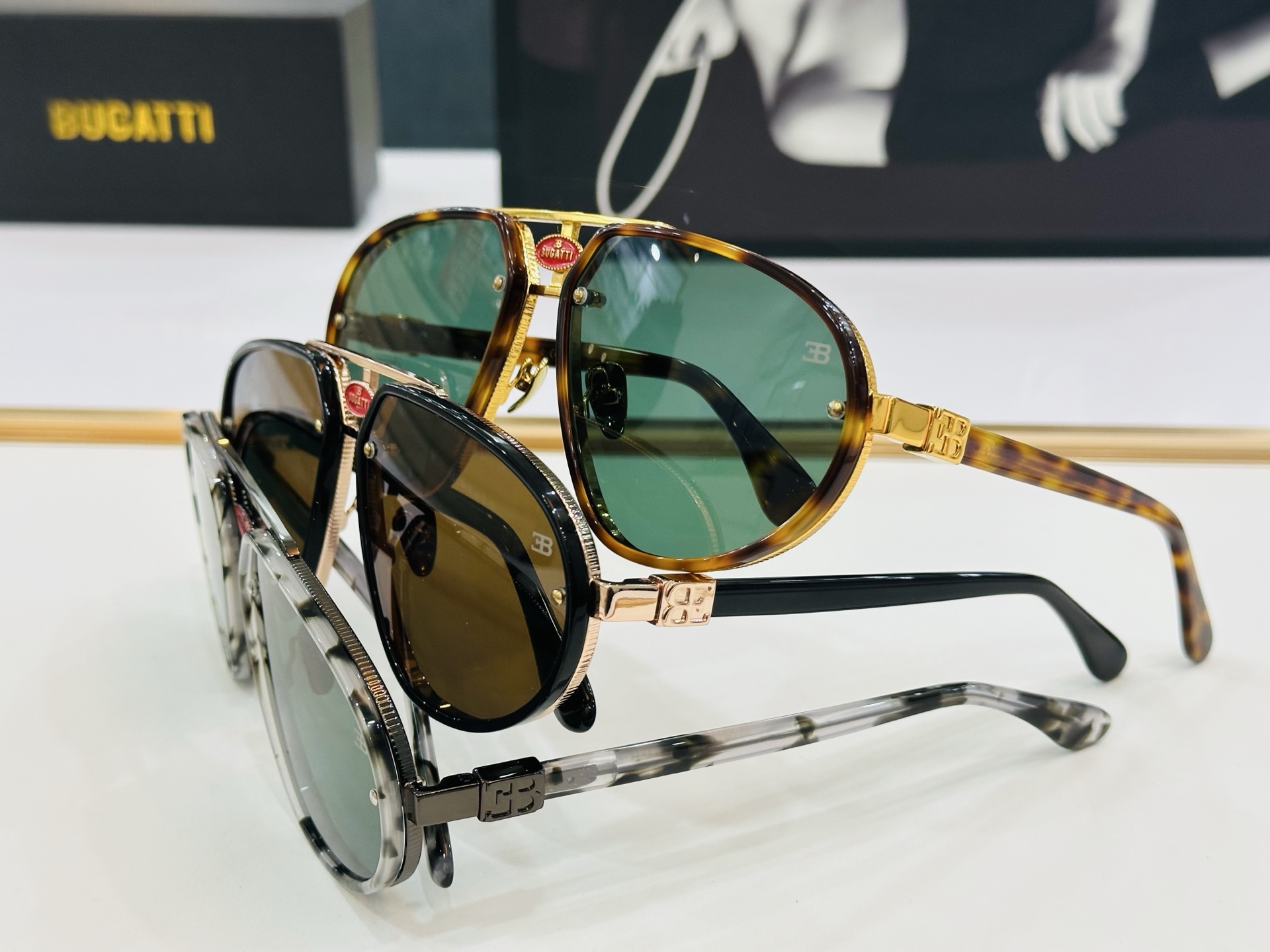 潮牌 K Bugatt*
Model：10-DBT/SG
SIZE：63-15-142
配盒 