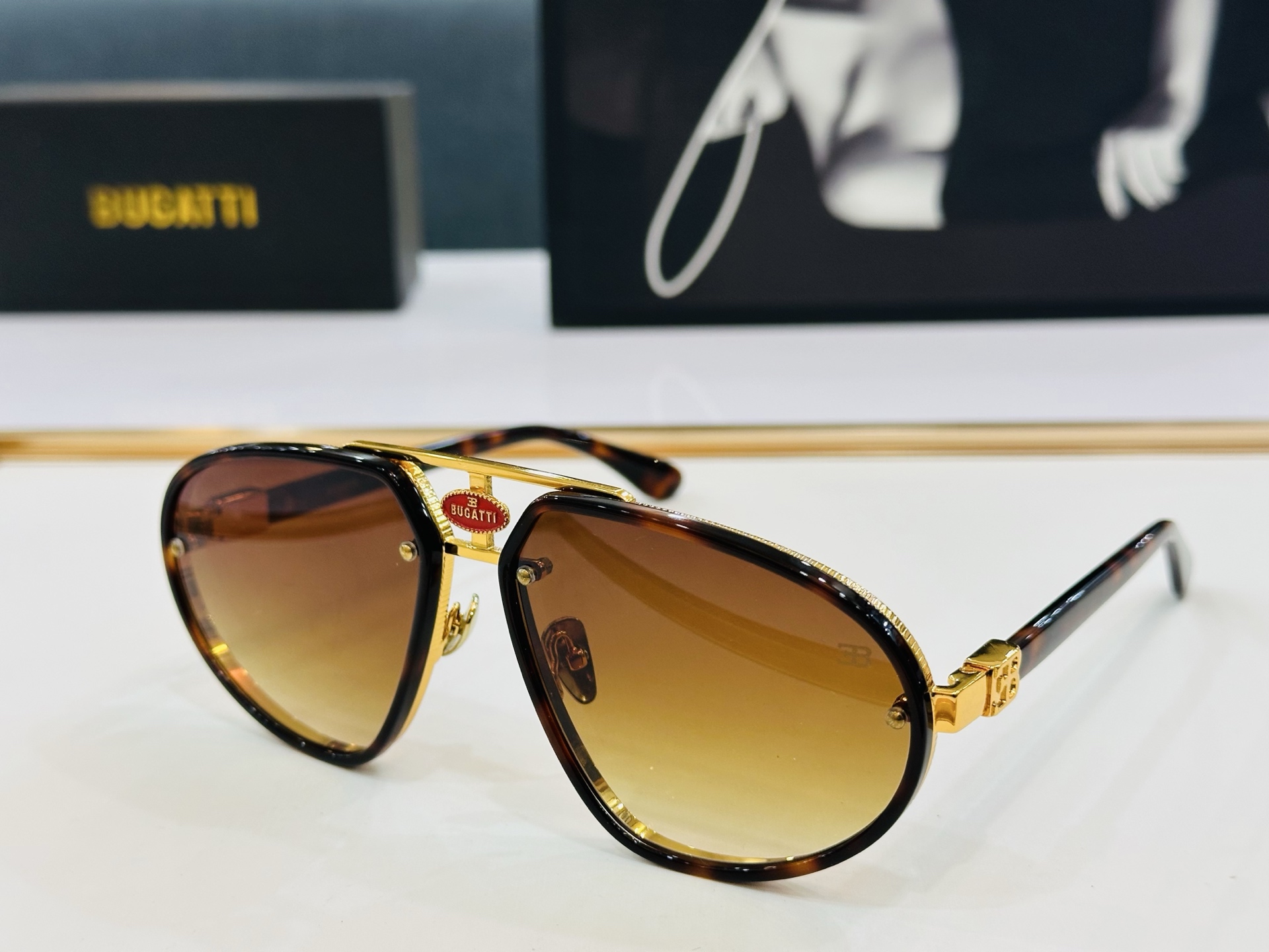潮牌 K Bugatt*
Model：10-DBT/SG
SIZE：63-15-142
配盒 
