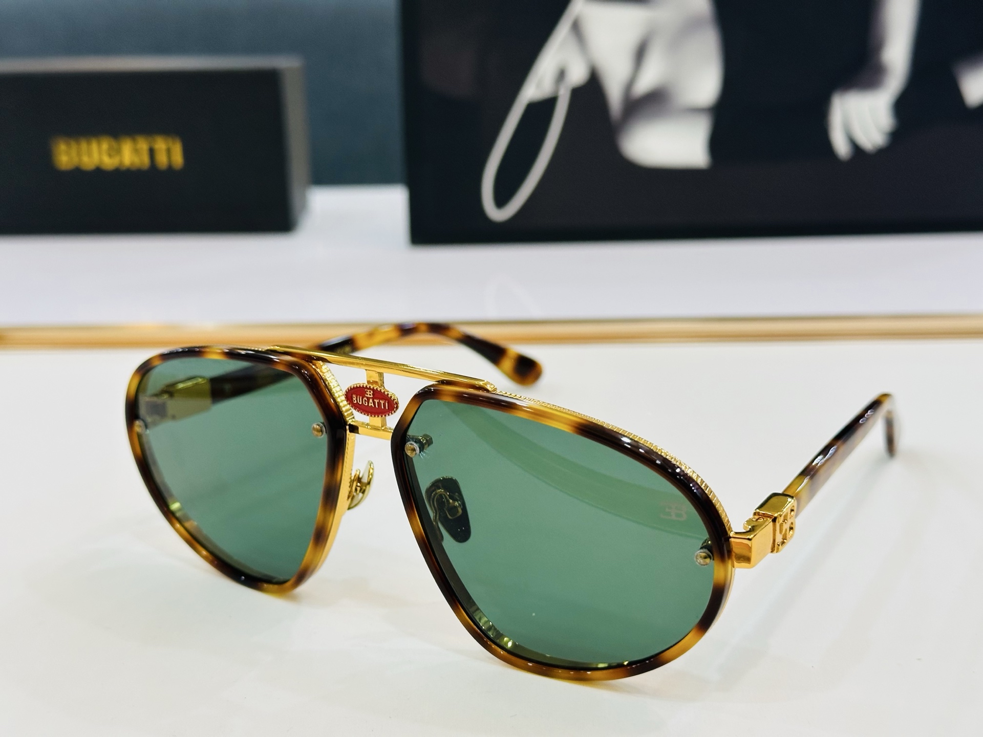 潮牌 K Bugatt*
Model：10-DBT/SG
SIZE：63-15-142
配盒 