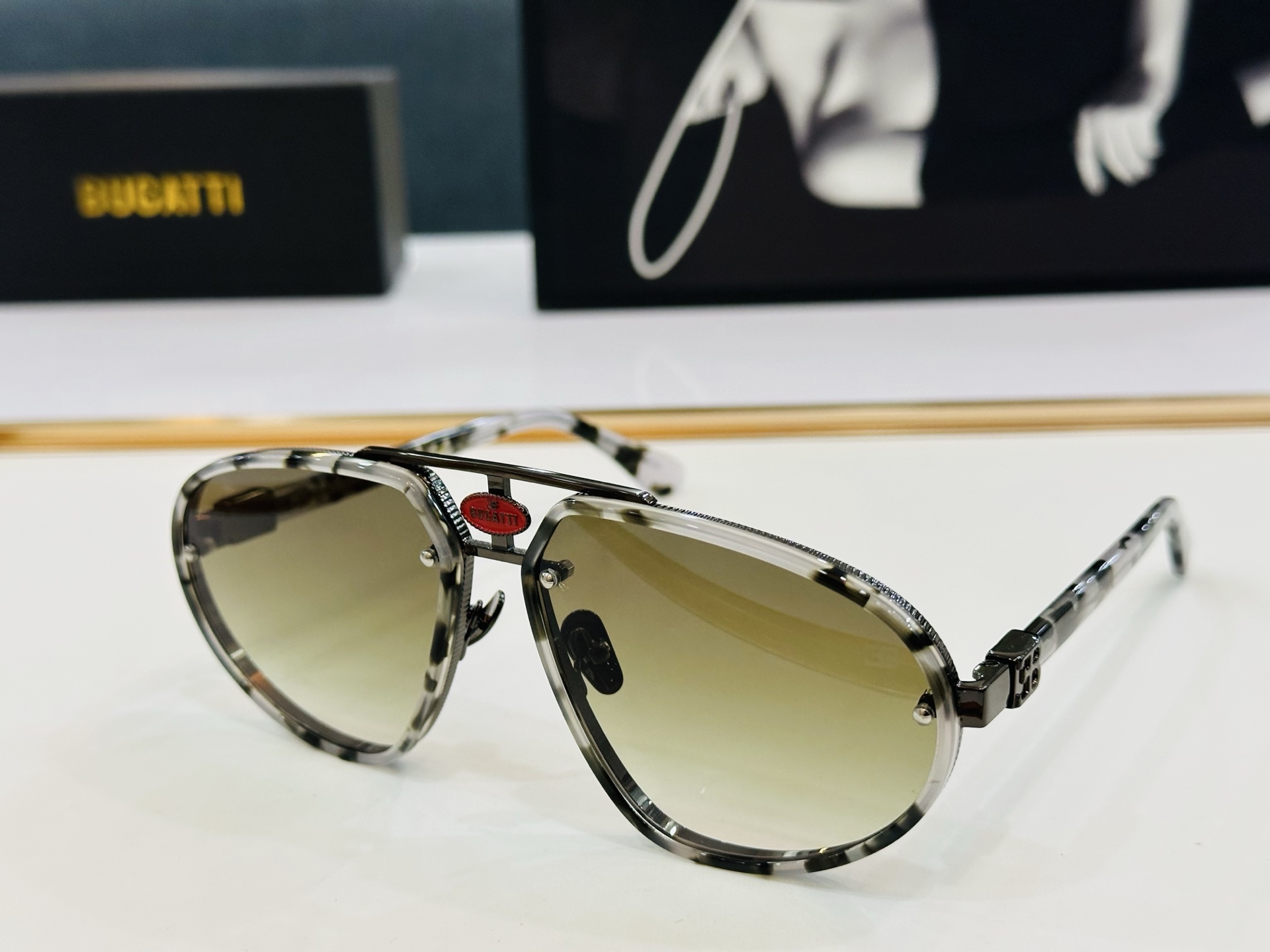 潮牌 K Bugatt*
Model：10-DBT/SG
SIZE：63-15-142
配盒 