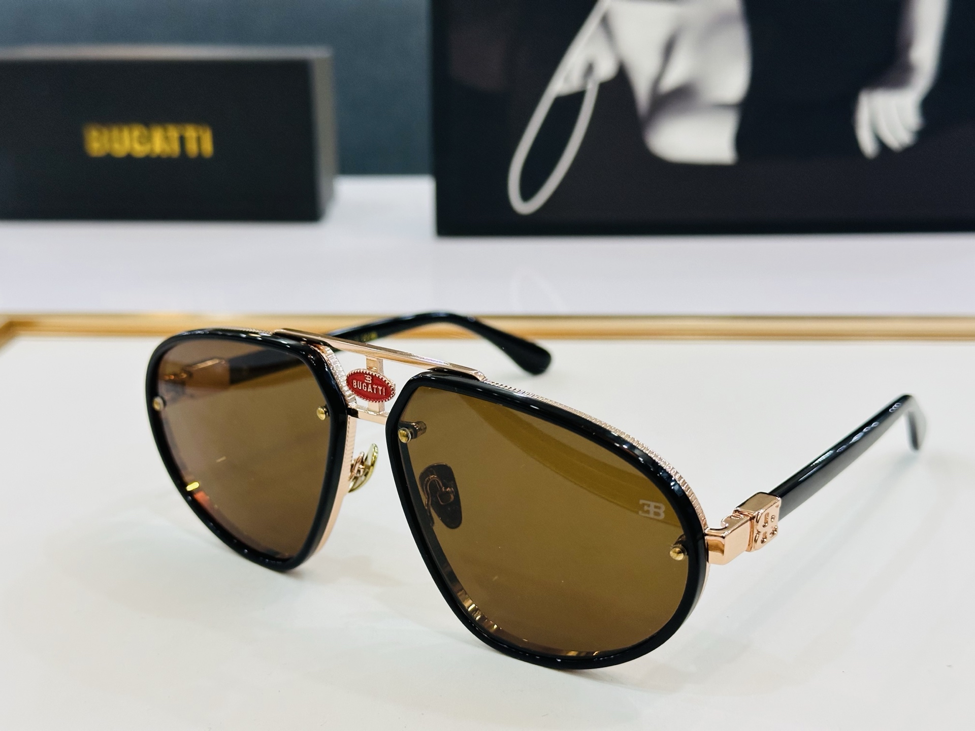 潮牌 K Bugatt*
Model：10-DBT/SG
SIZE：63-15-142
配盒 